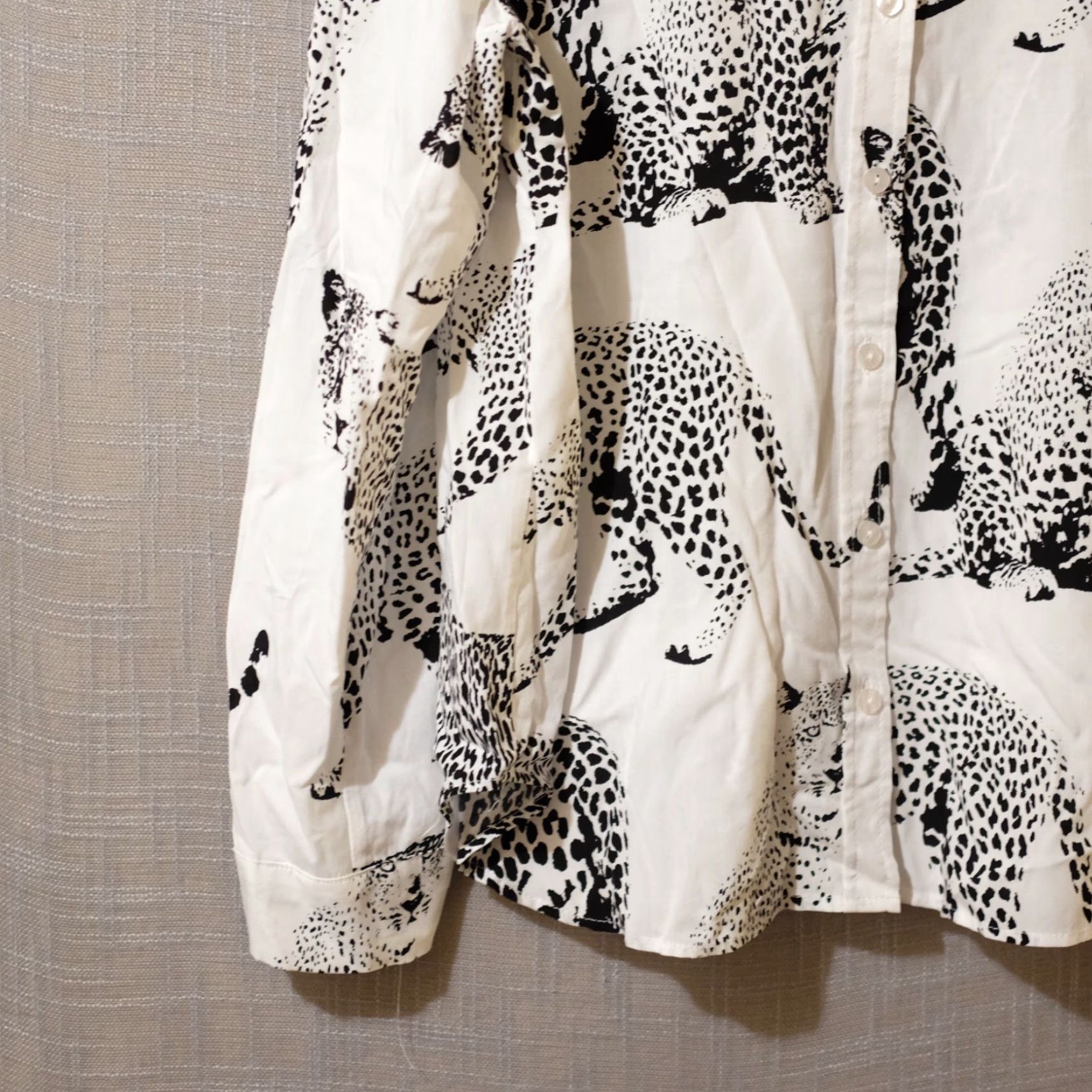 Vintage EUC Jane Delancey Leopard Print Button Up Blouse Womens XL Rayon Black/White Button Up Casual 100% Rayon Leopard Womens XL Blouse Jane delancey Womens Size XL / US 12-14 / IT 48-50 - 3 Thumbnail