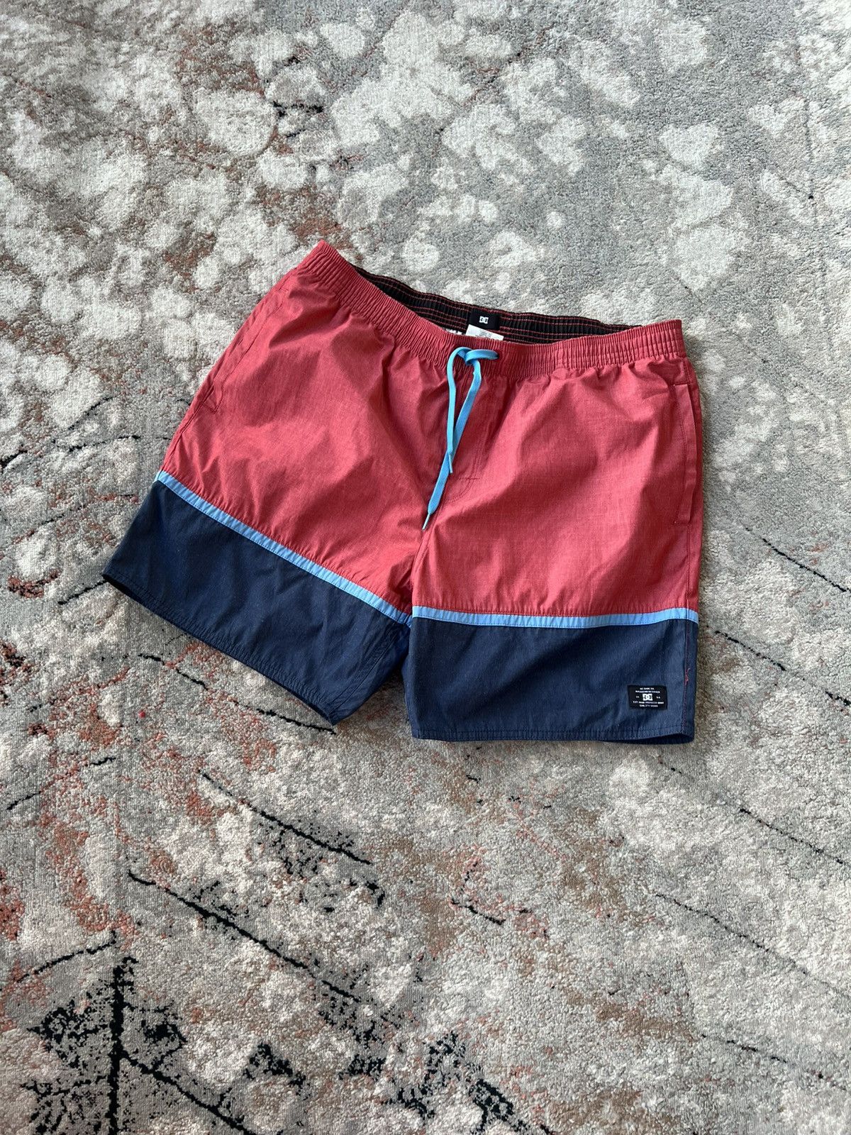 DC DC Shoes Shorts Size US 36 / EU 52 - 1 Thumbnail