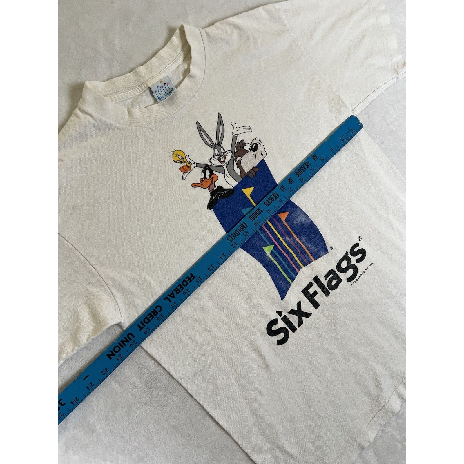 Warner Bros Vintage Six Flags Warner Bros T-Shirt Size L Taz Bugs Bunny Size US L / EU 52-54 / 3 - 4 Thumbnail