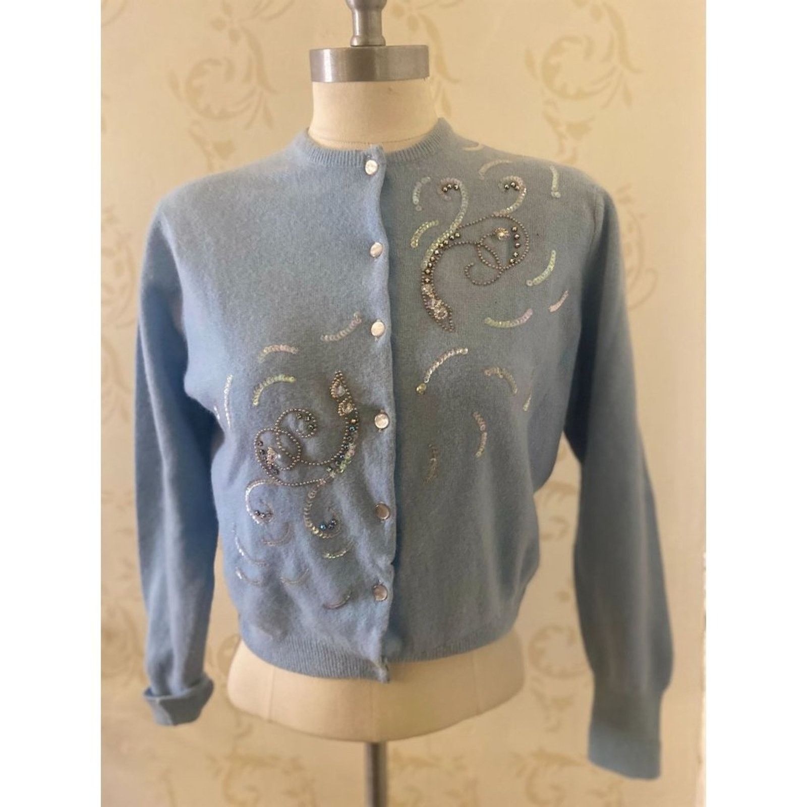 Vintage VINTAGE Janell by Jane Irwill Beaded Sweater Ladies Small Size S / US 4 / IT 40 - 1 Thumbnail