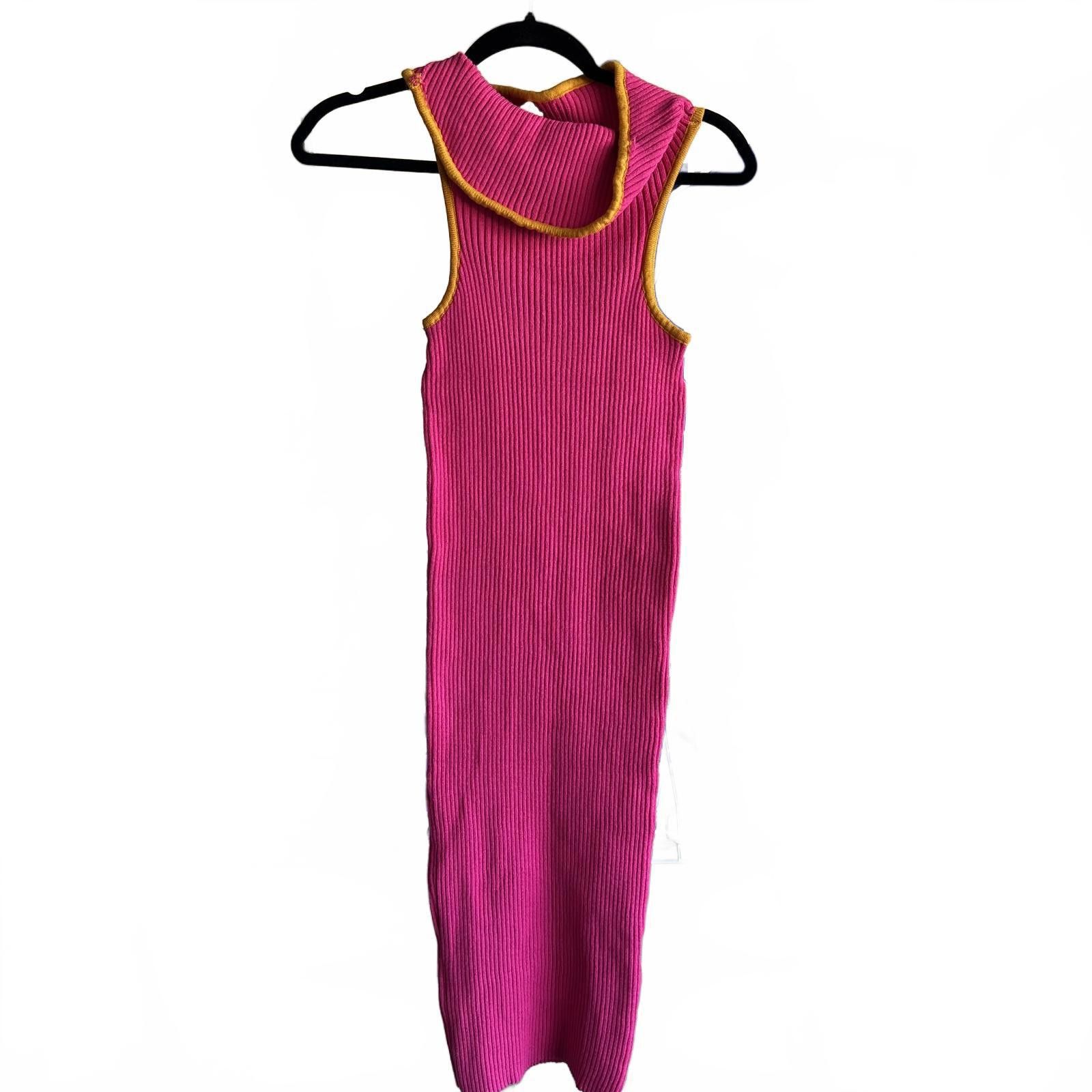 Designer Chic Ribbed Maxi Dress with Bold Trim medium Size M / US 6-8 / IT 42-44 - 1 Preview