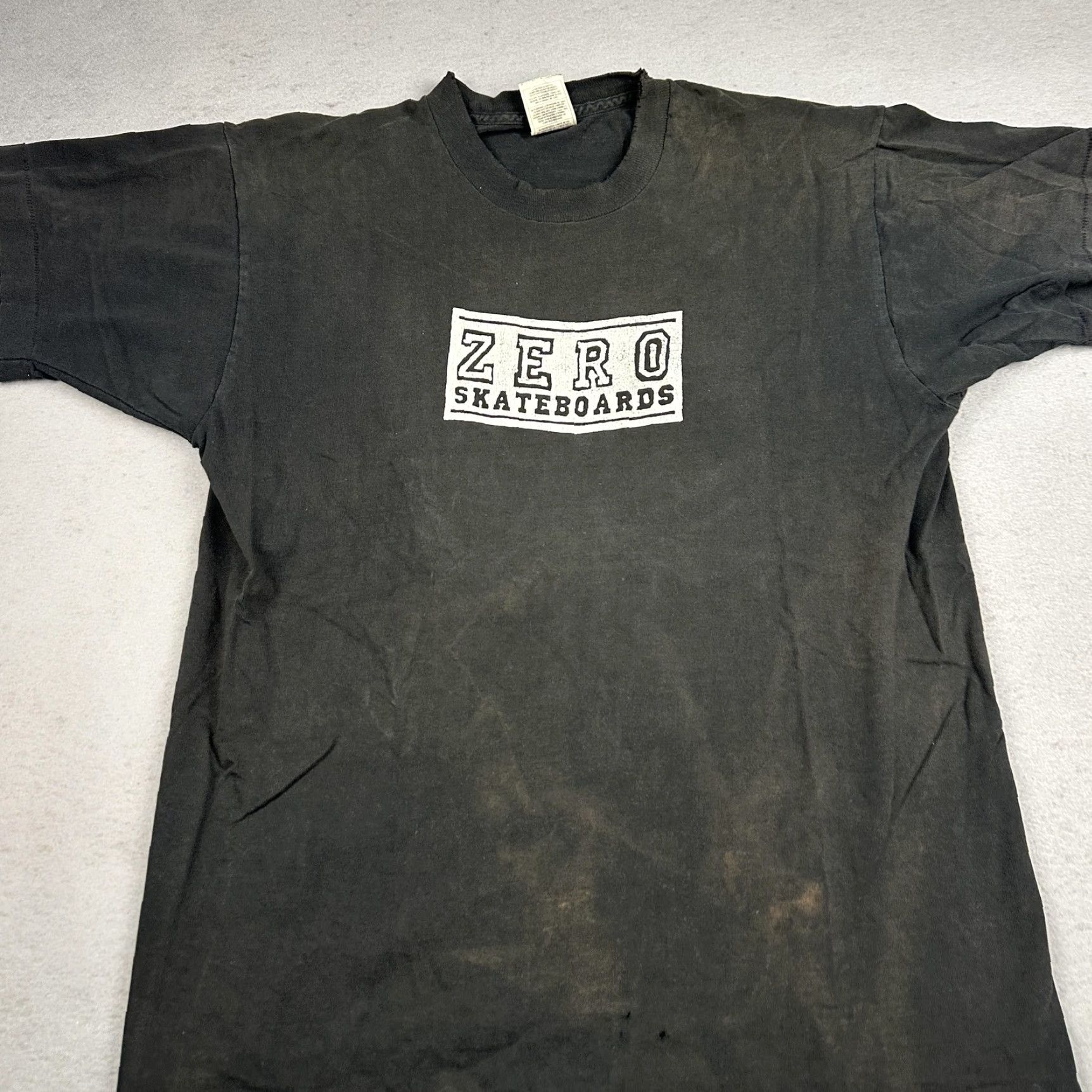 Fruit Of The Loom VINTAGE Zero Skateboards Shirt Mens Large Black Graphic Print Tee 90s Skate Mens L Black Crew Neck Short Sleeve Heavyweight Cotton Tee Size US L / EU 52-54 / 3 - 4 Thumbnail