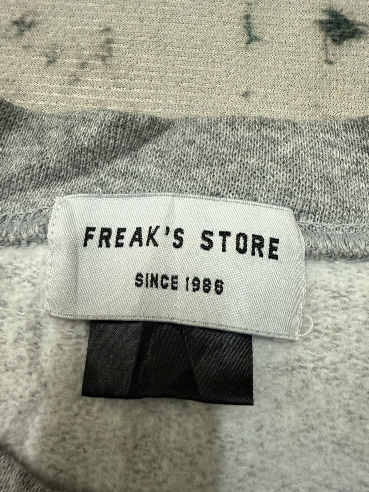 Japanese Brand × Vintage Freak’s Store Bear Logo Small Sweathsirt Size US L / EU 52-54 / 3 - 6 Thumbnail
