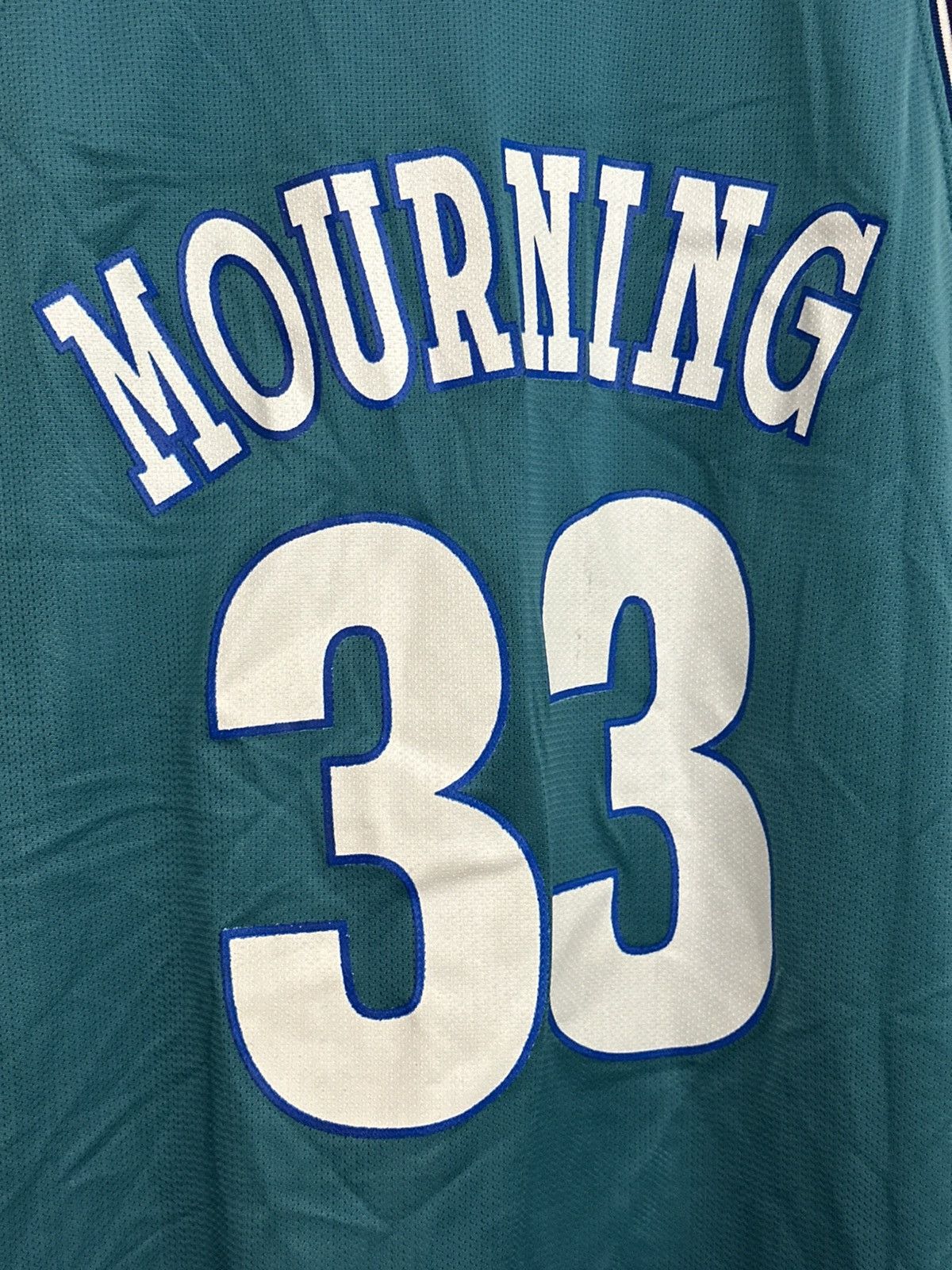 Champion VINTAGE CHAMPION ALONZO MOURNING CHARLOTTE HORNETS JERSEY 48 Size US XL / EU 56 / 4 - 6 Thumbnail
