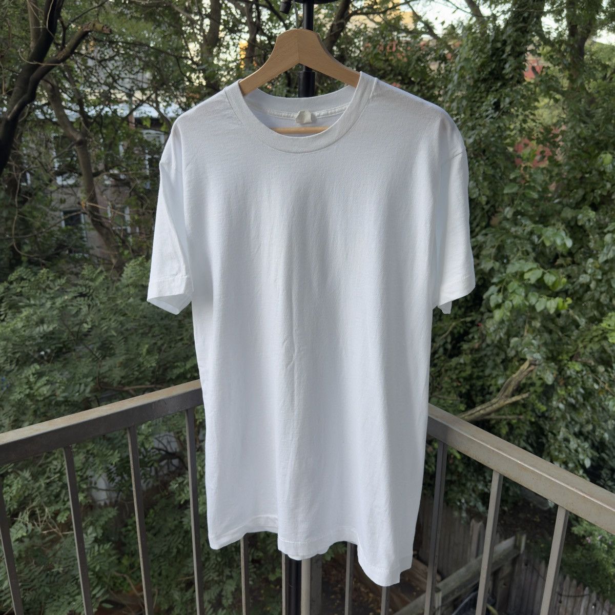 Vintage 80s Blank White Paper Thin Shirt ERD Grunge Thrashed Faded Size US XL / EU 56 / 4 - 1 Thumbnail