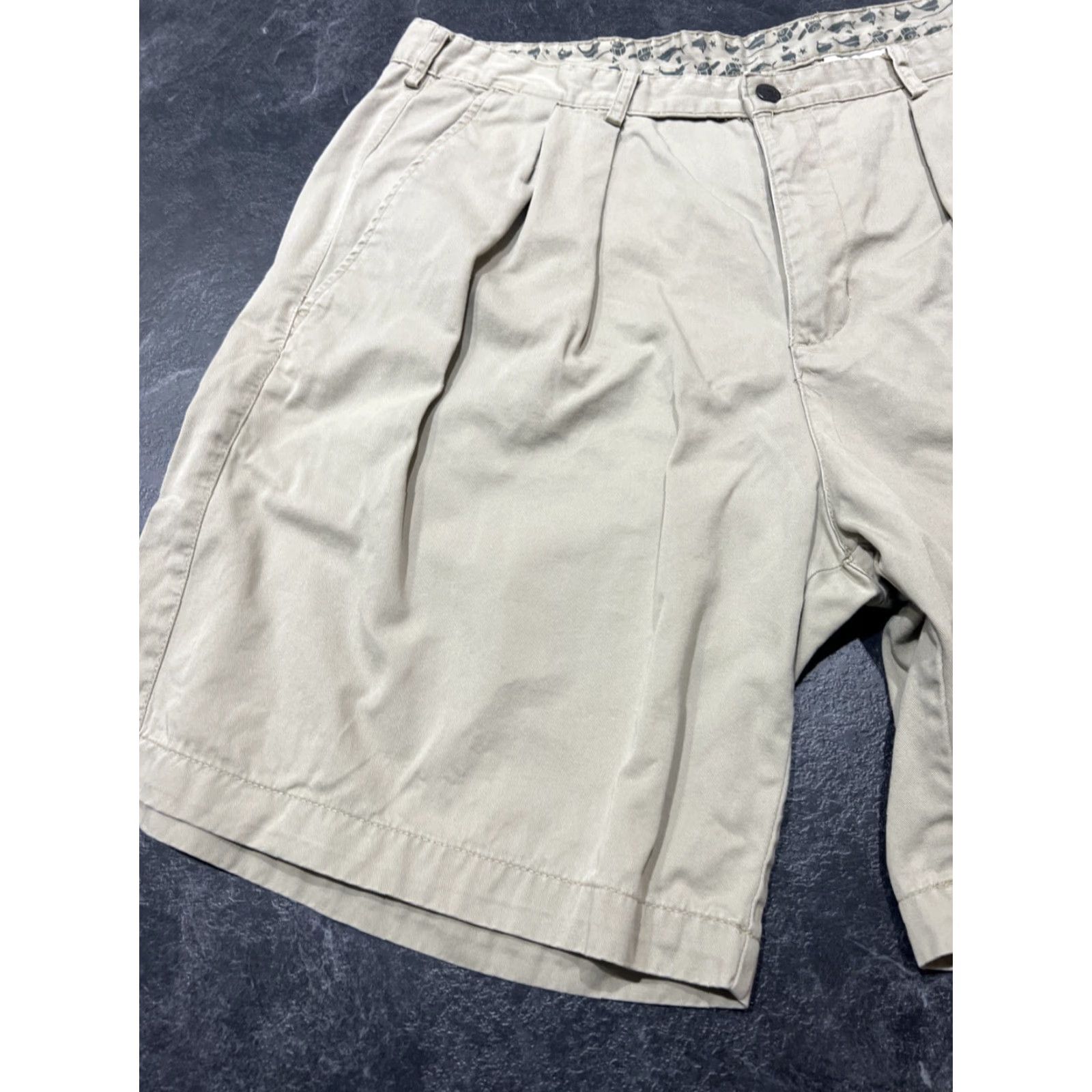 Vintage Kahala Men's Shorts 38 Beige Casual Cotton Pleated Front Chino Beach Travel Size US 38 / EU 54 - 4 Thumbnail