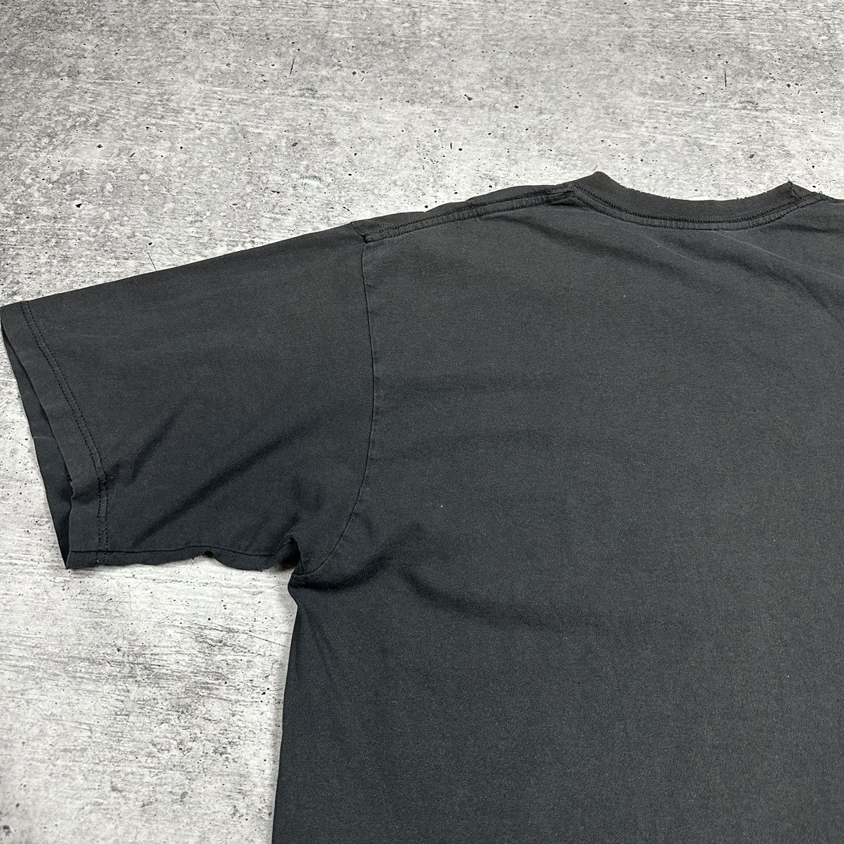 Vintage Vintage 90s Antisfiga T-shirt Black Men’s Size L Size US L / EU 52-54 / 3 - 17 Thumbnail