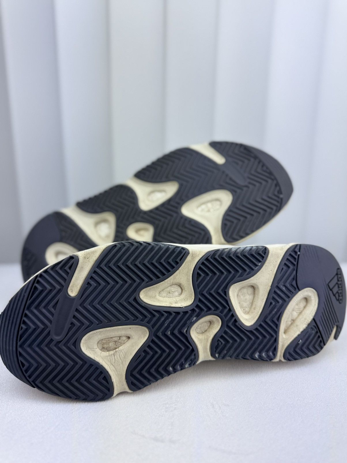 Yeezy Adidas Yeezy Boost 700 Salt US 11 Size US 11 / EU 44 - 6 Thumbnail