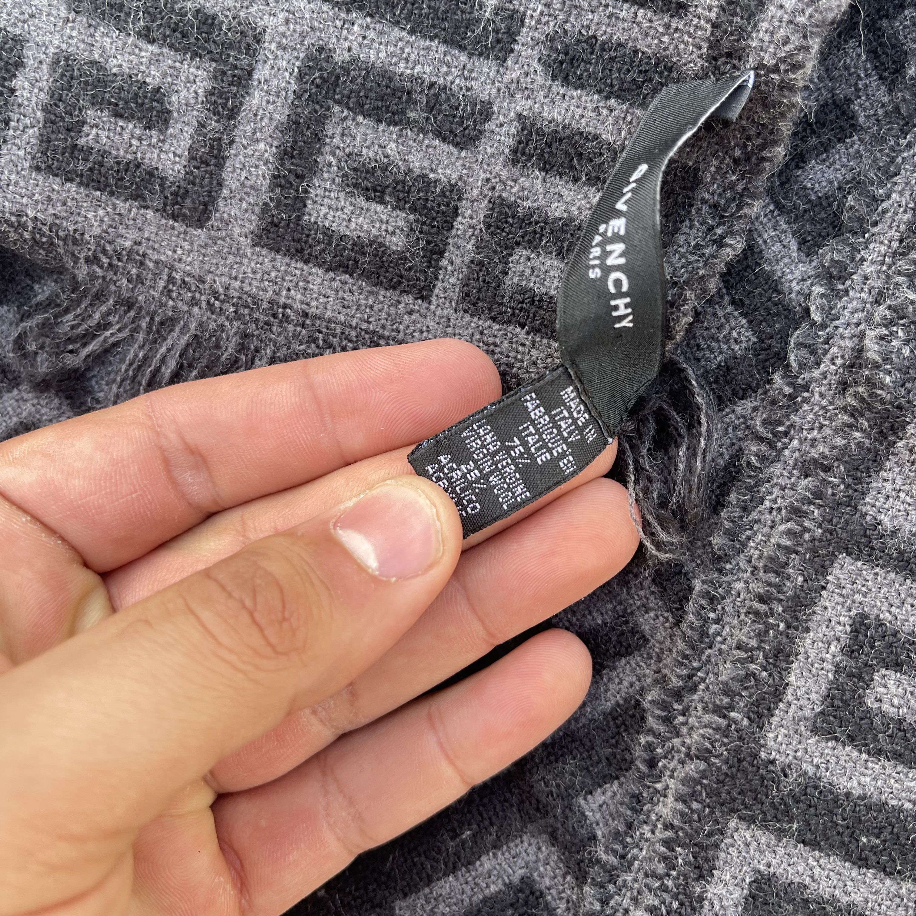 Givenchy Givenchy Paris Made in Italy Scarf Size ONE SIZE - 4 Thumbnail
