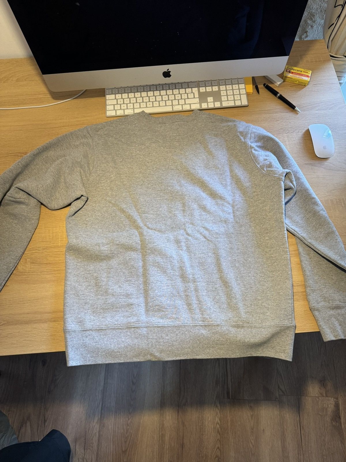 Supreme Supreme grey crewneck with orange logo Size US M / EU 48-50 / 2 - 7 Thumbnail
