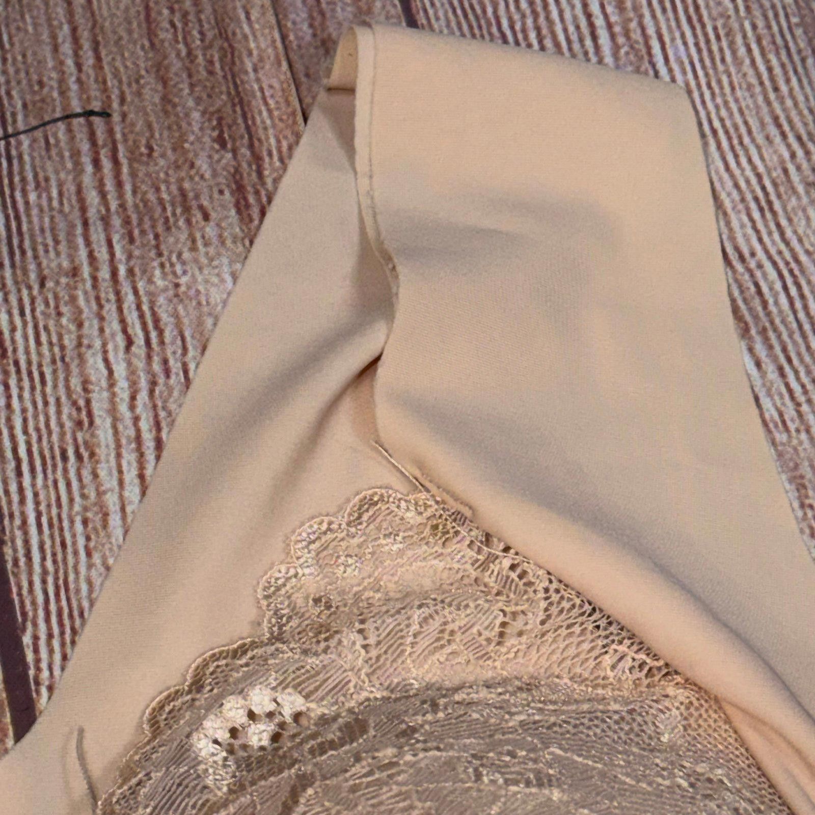 Other Beige Lace Trimmed XL Front Closure Bra Size ONE SIZE - 4 Thumbnail