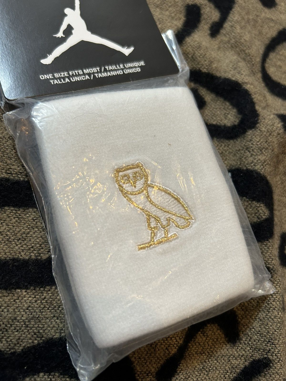 Jordan Brand × October's Very Own 2016 Jordan Brand x OVO Hand Band Size ONE SIZE - 5 Thumbnail