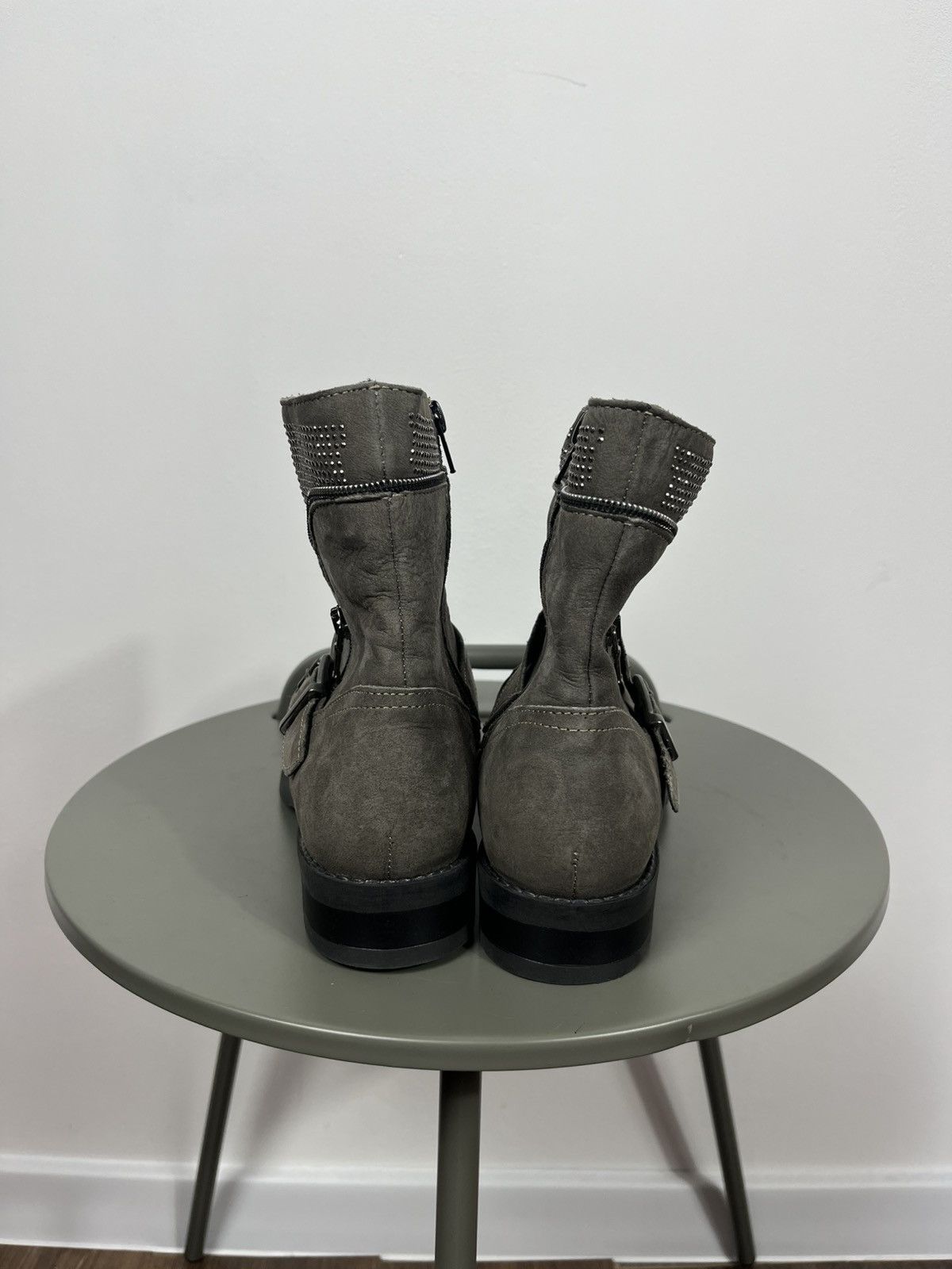 Vintage Women’s Suede Ankle Boots Zip Buckle Studded Gray Size EU 40 Size US 9.5 / IT 39.5 - 9 Thumbnail