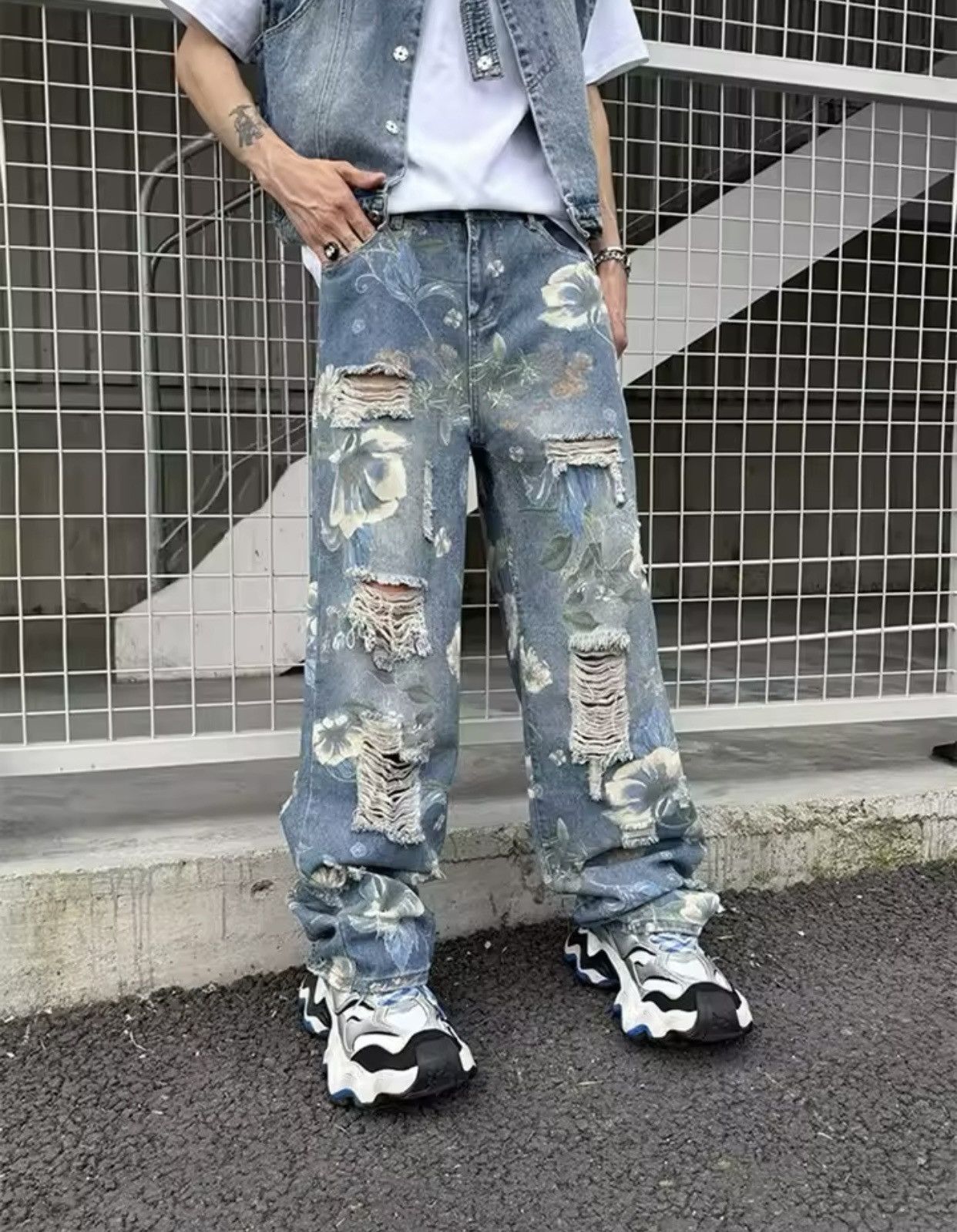 Japanese Brand × Vintage Ropa Y2K Streetwear Flowers Print Ripped Baggy Jeans Pants Size US 35 - 3 Thumbnail