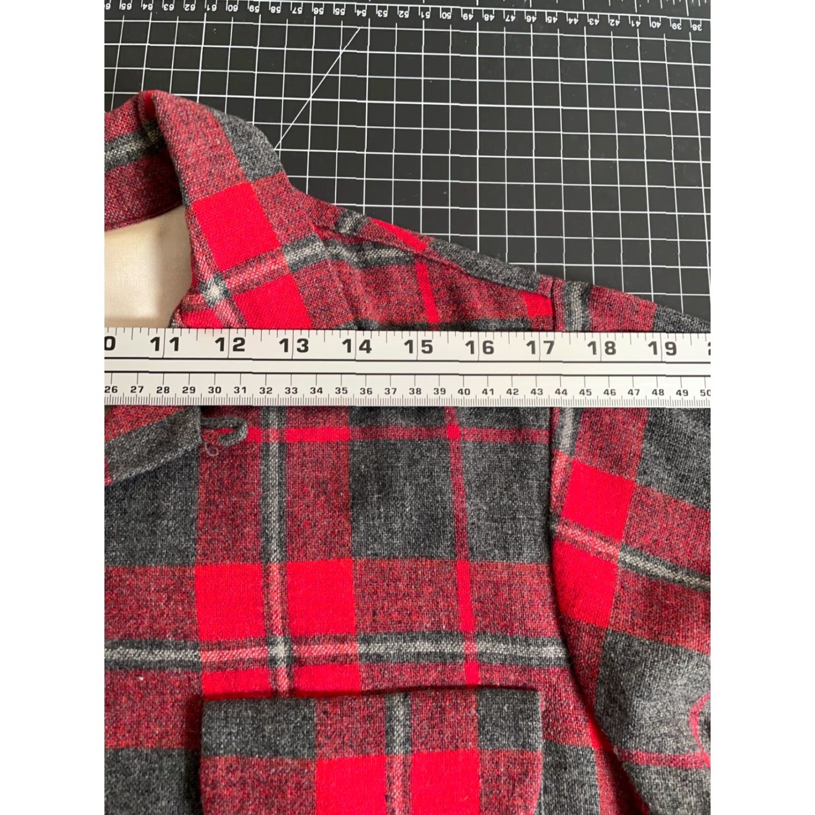 Vintage VINTAGE 70s Wool Flannel Shirt Men M Red Gray Plaid Loop Collar Pockets Button-Up, Old School, Casual Workwear Size US M / EU 48-50 / 2 - 7 Thumbnail