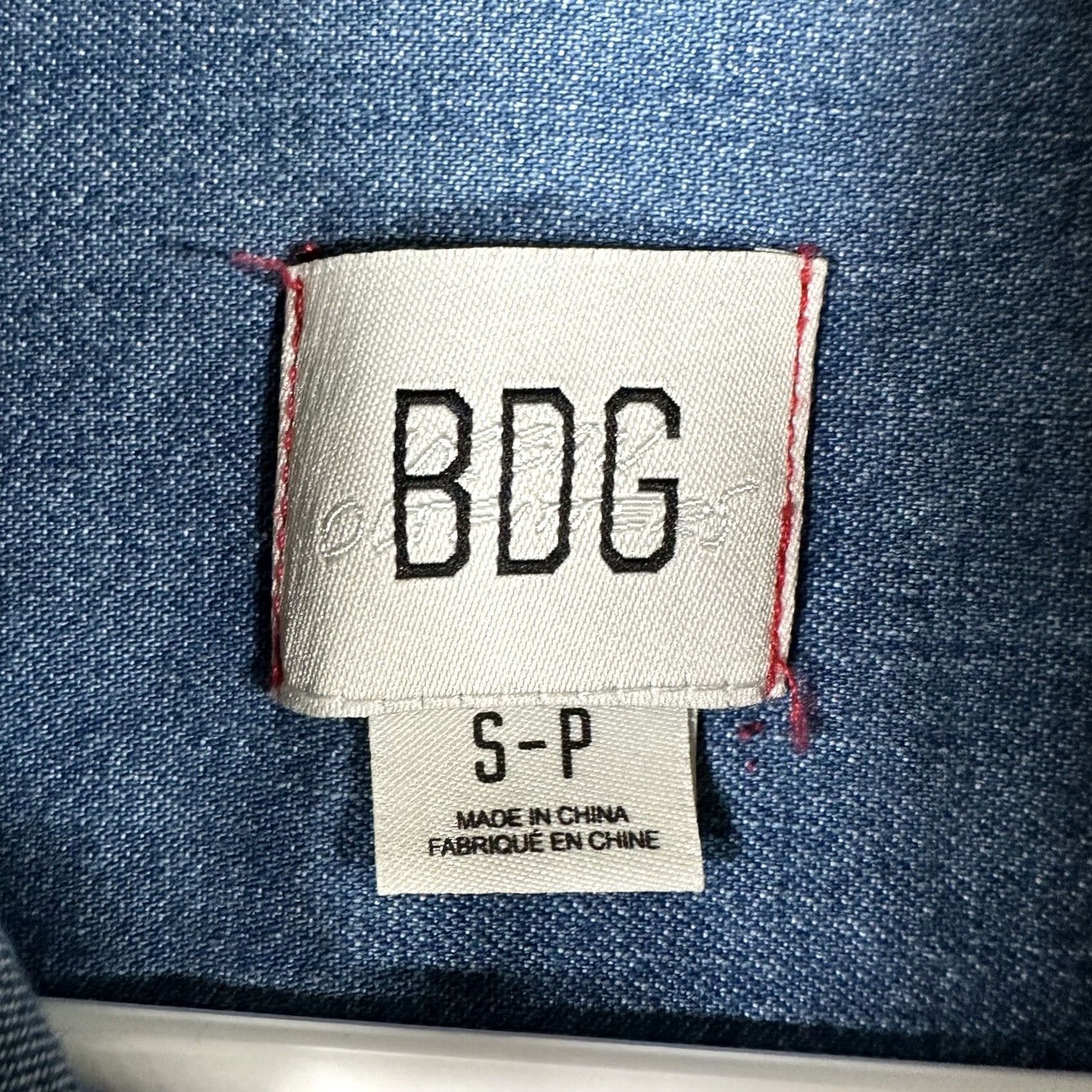 Urban Outfitters BDG Urban Outfitters Denim Shirt Womens Small Plus Blue Pearl Snap Western Faded Size S / US 4 / IT 40 - 4 Thumbnail
