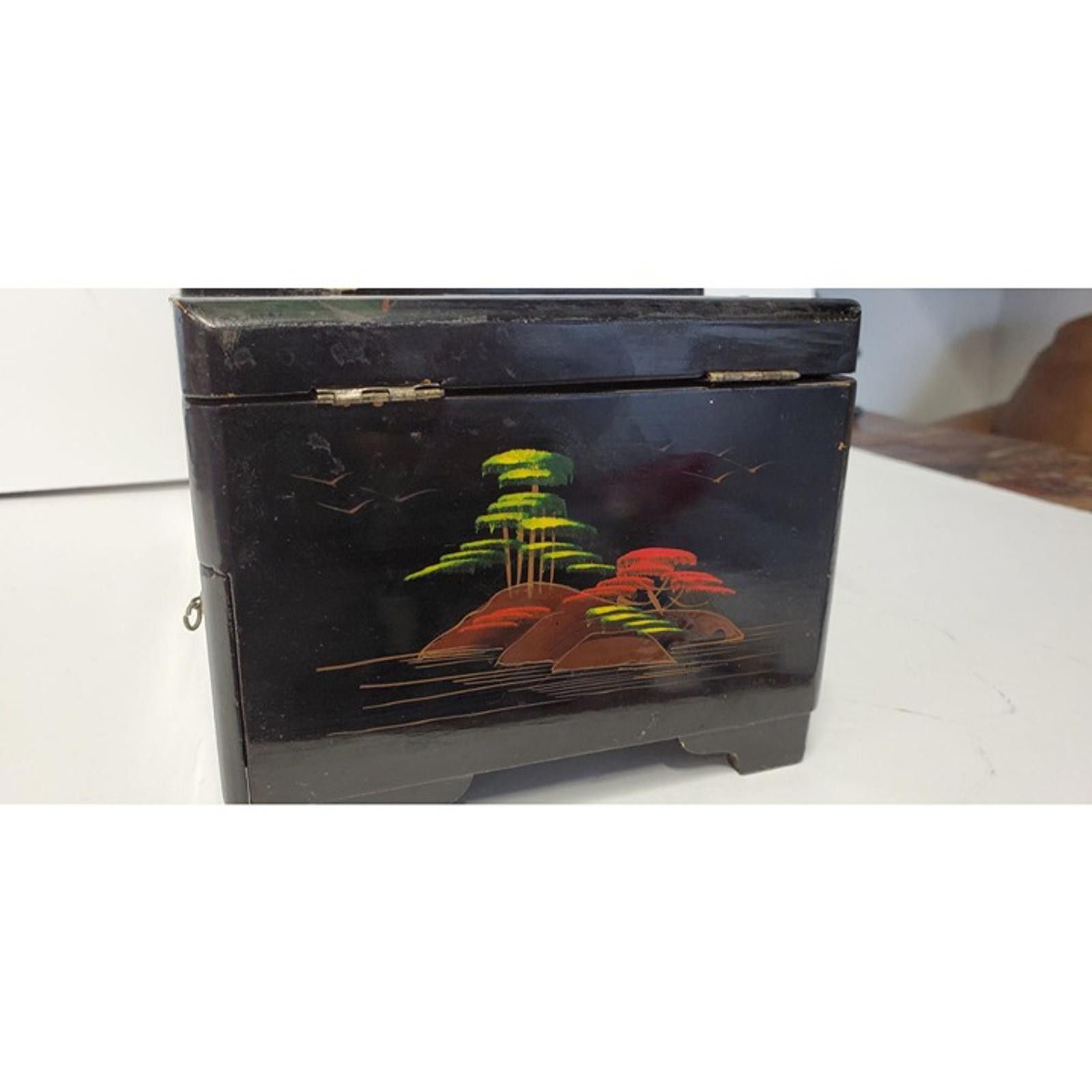 Other Vtg 1940s Black Lacquered Jewelry/Music Box Made in Japan Size ONE SIZE - 8 Thumbnail