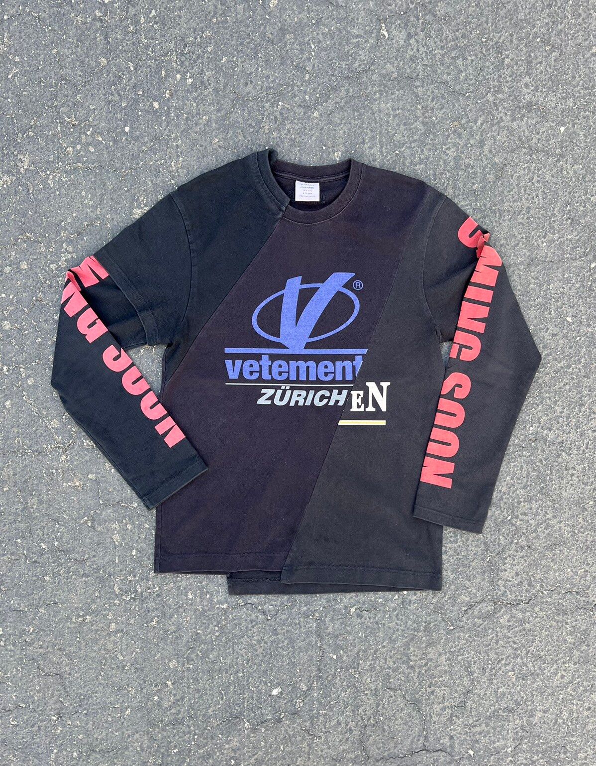 Vetements Vetements SS18 Zurich Reconstructed Long Sleeve Size US S / EU 44-46 / 1 - 1 Preview