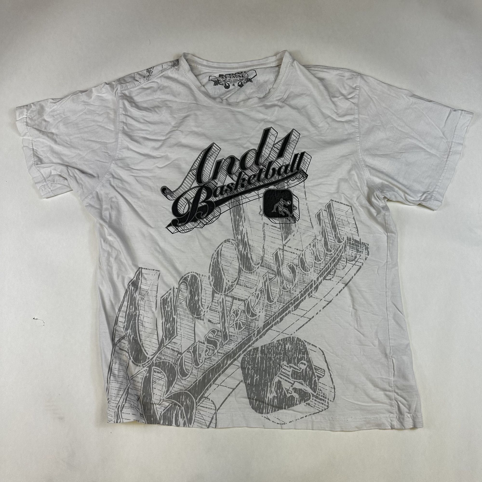 Southpole Vintage AND1 Basketball Graphic Tee White Size US XL / EU 56 / 4 - 1 Thumbnail
