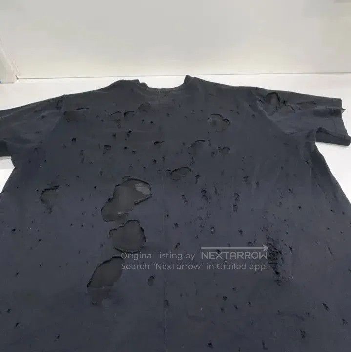 Givenchy Givenchy Distressed Letter Print Short-Sleeve T-Shirt. Size US M / EU 48-50 / 2 - 9 Thumbnail