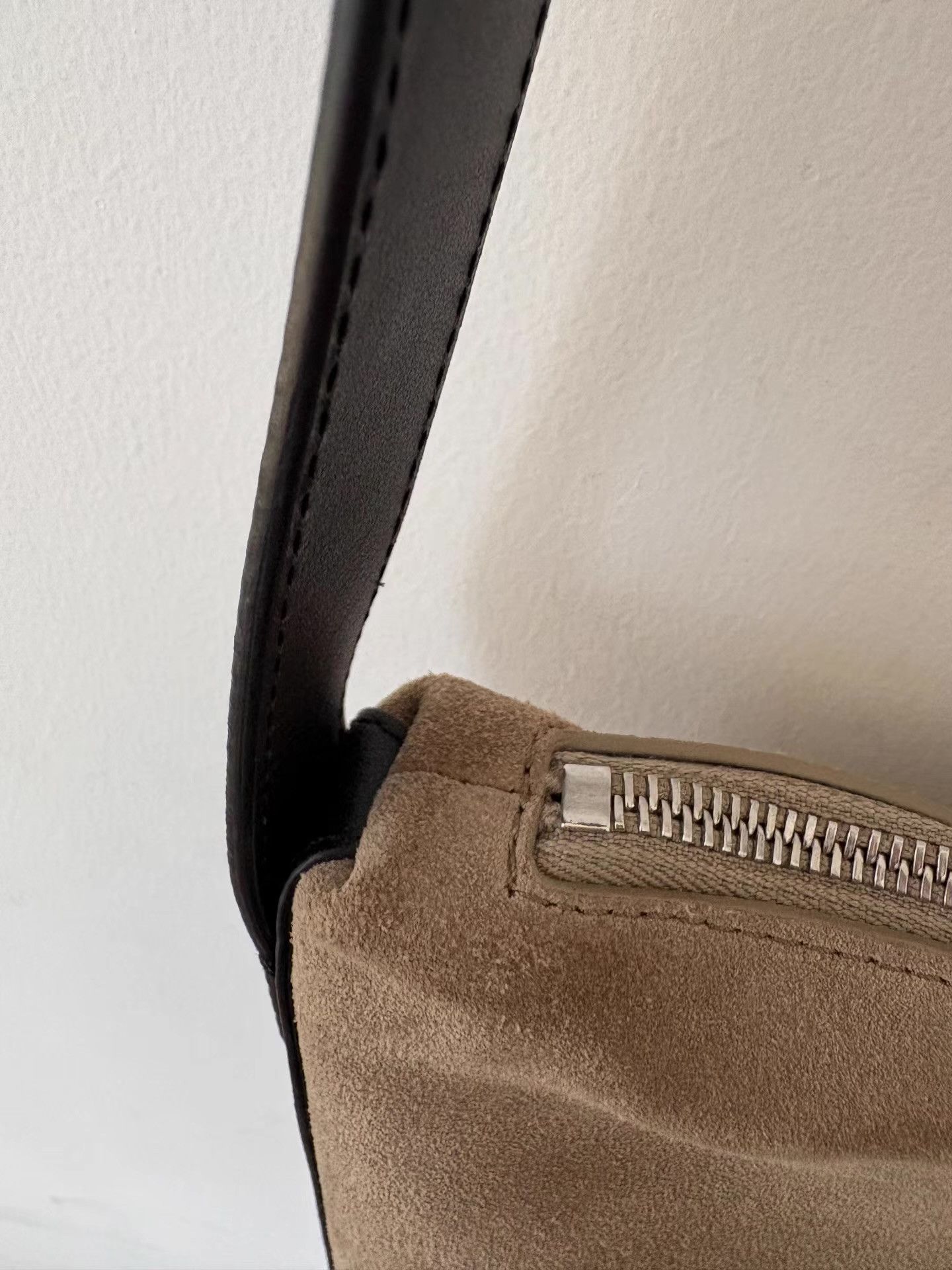 Dries Van Noten Dries Van Noten Brown Suede Shoulder & Crossbody Bag Ｑ21 Size ONE SIZE - 6 Thumbnail
