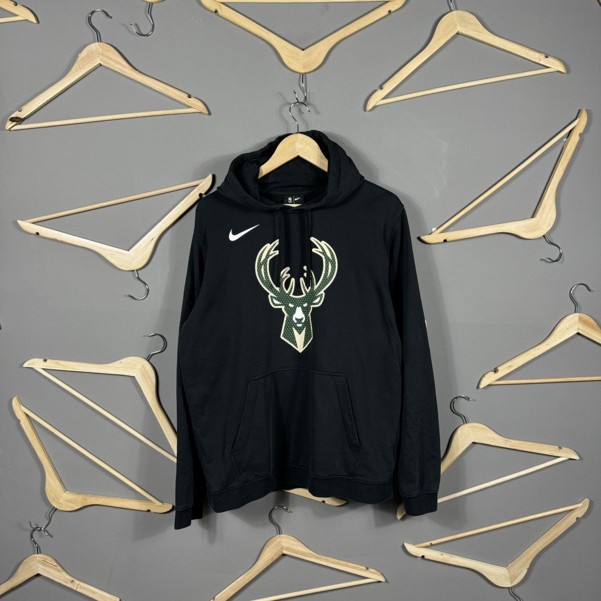 NBA Nike NBA Milwaukee Bucks Black Hoodie Size US L / EU 52-54 / 3 - 1 Thumbnail