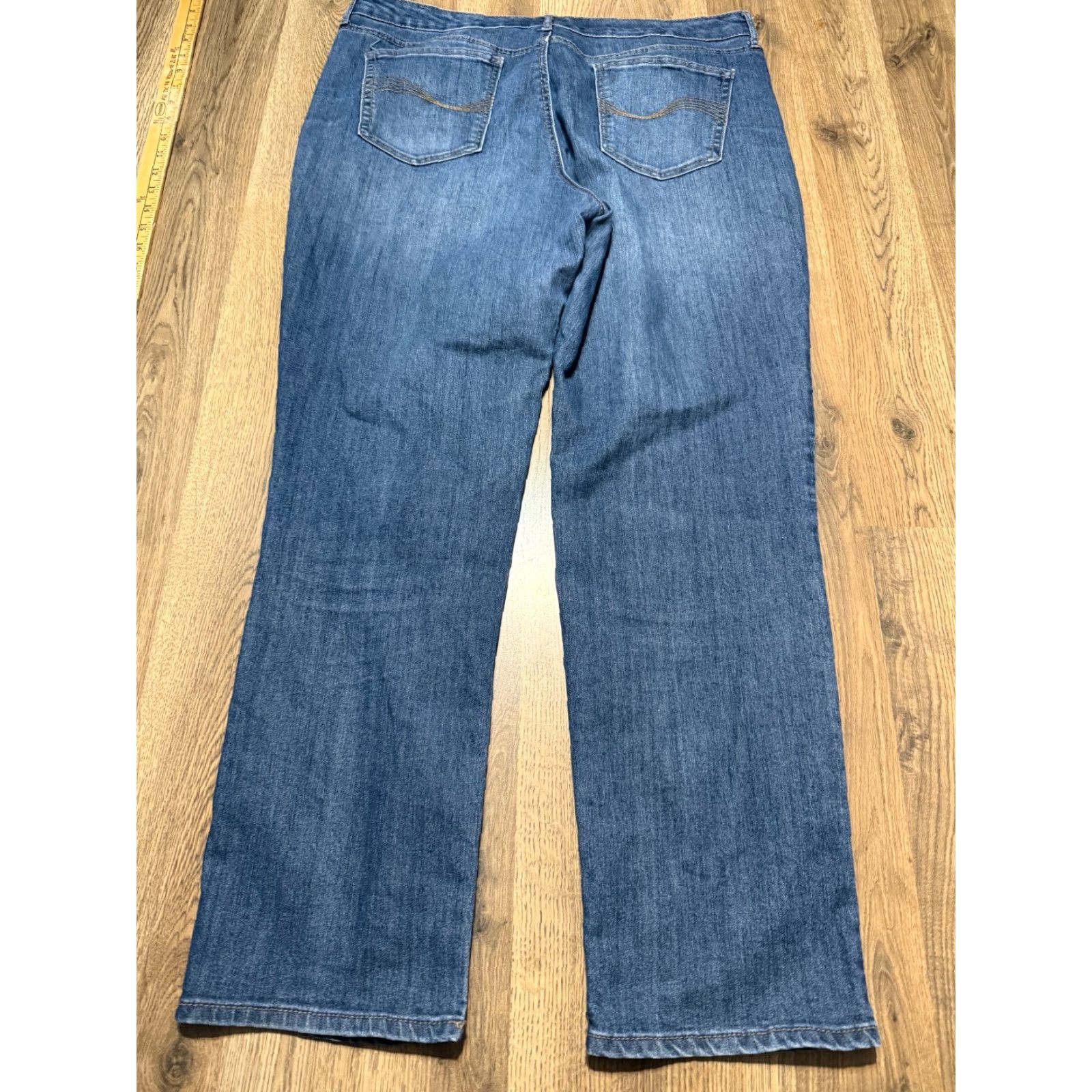 Vintage Bandolino Jeans Women's Size 37 Waist Blue Denim Straight Leg Size 26" / US 2 / IT 38 - 2 Thumbnail