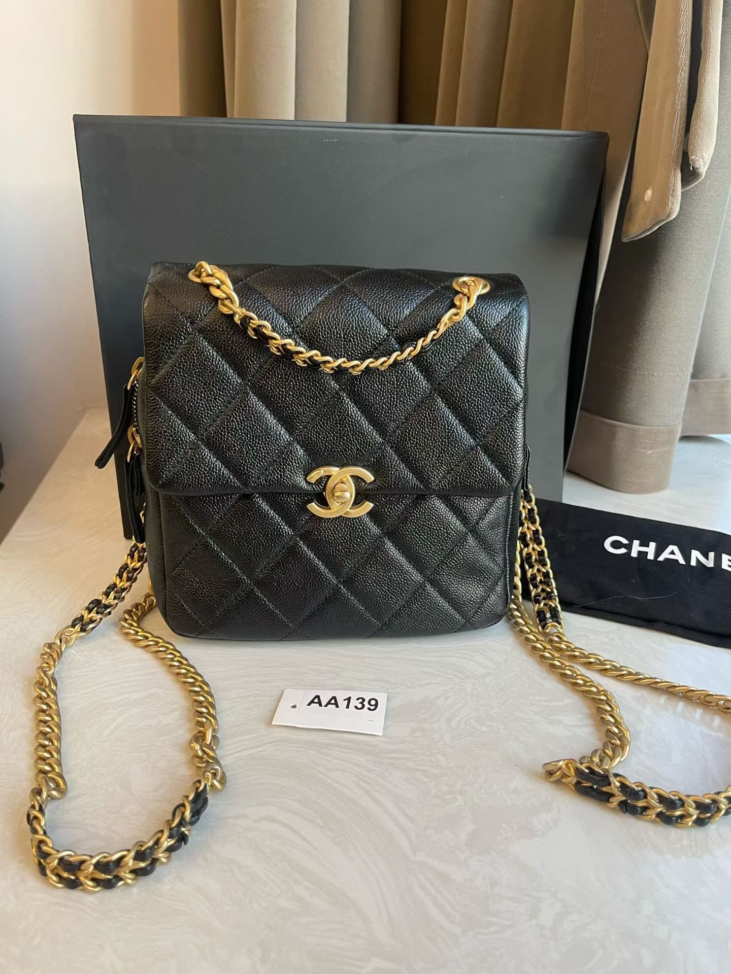 Chanel Pre-loved Bag Very good condition Size ONE SIZE - 1 Thumbnail