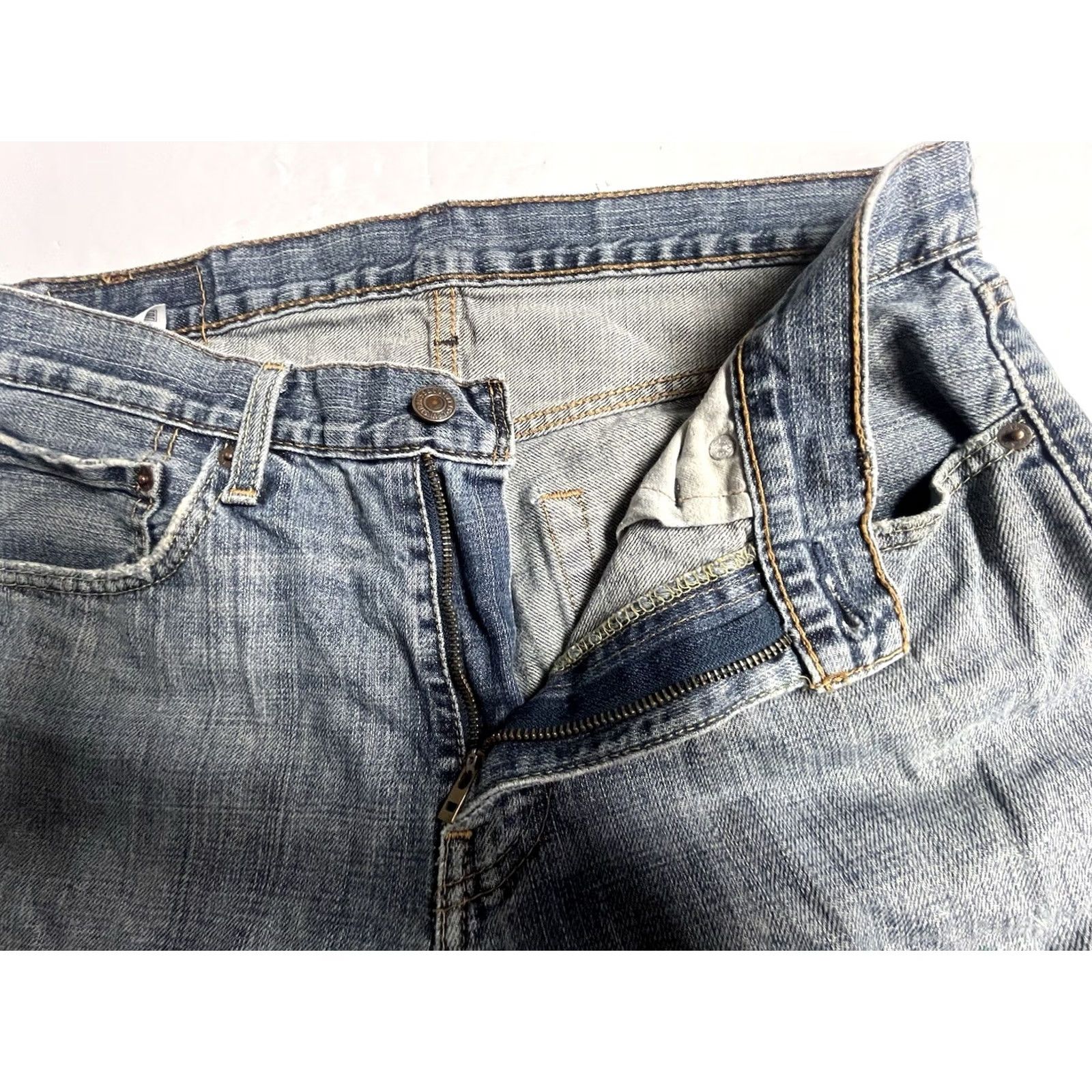 Levi's VINTAGE Levi's 559 Jeans Mens 32 X 30 Washout Relaxed Denim Pants Blue Cotton Denim Straight 30in Inseam Mens Size US 32 / EU 48 - 7 Thumbnail