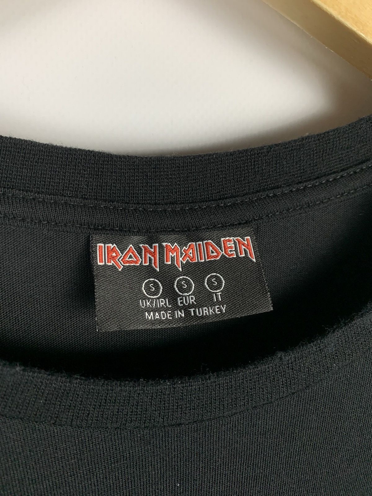 Band Tees Vintage Y2K Iron Maiden Skulls Tee Distressed T-Shirt Size S Size US S / EU 44-46 / 1 - 6 Thumbnail