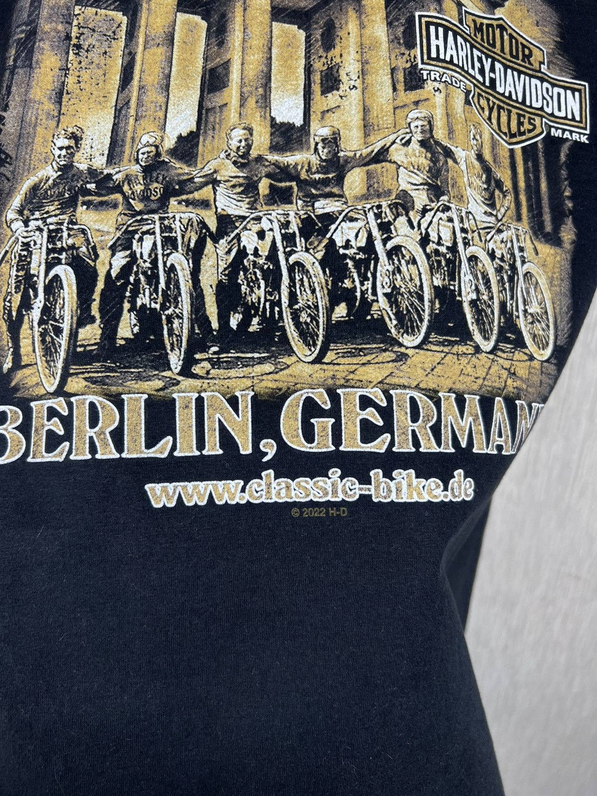 Harley Davidson Harley-Davidson skull logo motorcycles Berlin Germany tee Size US M / EU 48-50 / 2 - 11 Thumbnail