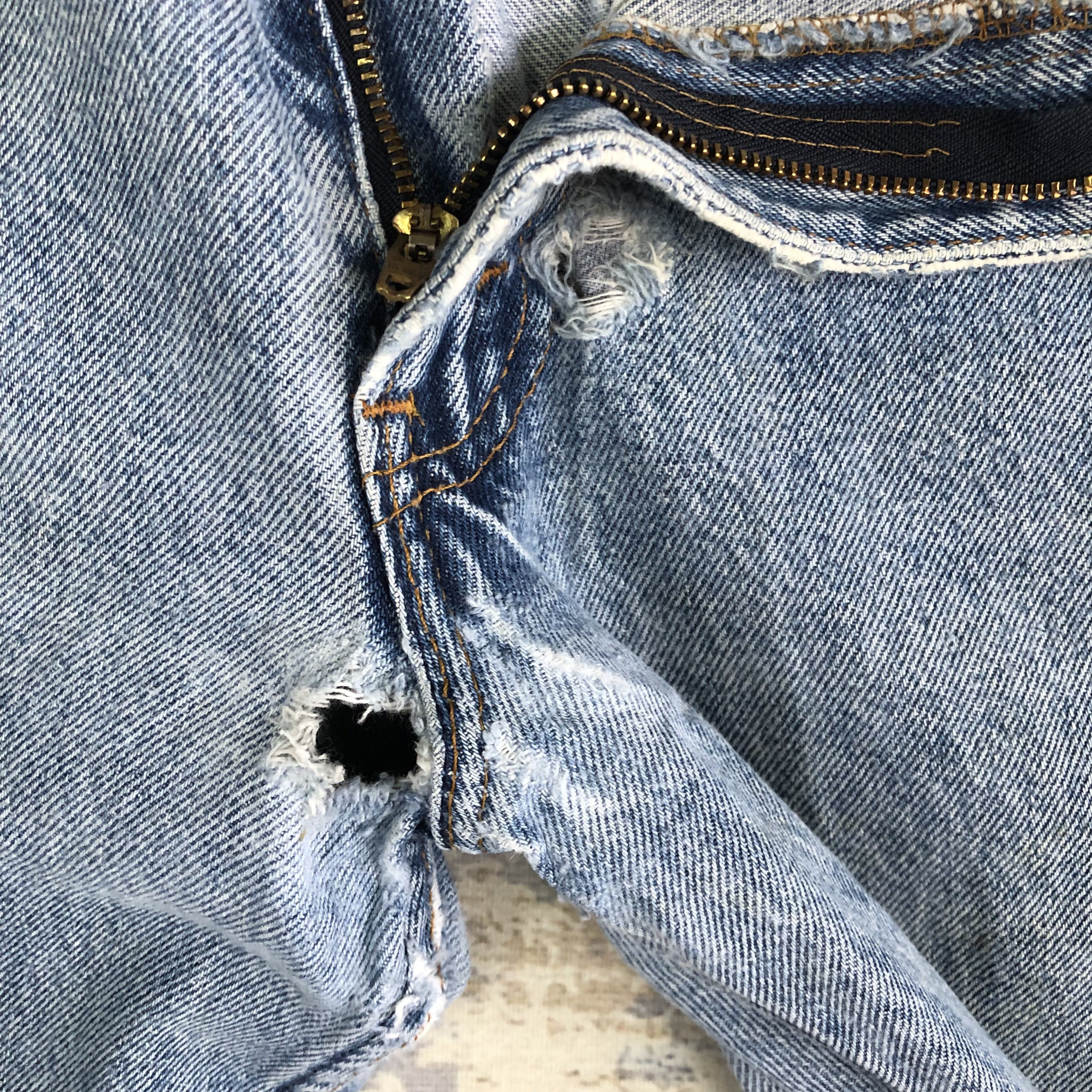 Levi's Vintage 80s Levis 505 Distressed Jeans Levis Faded Denim Size 26" / US 2 / IT 38 - 9 Thumbnail