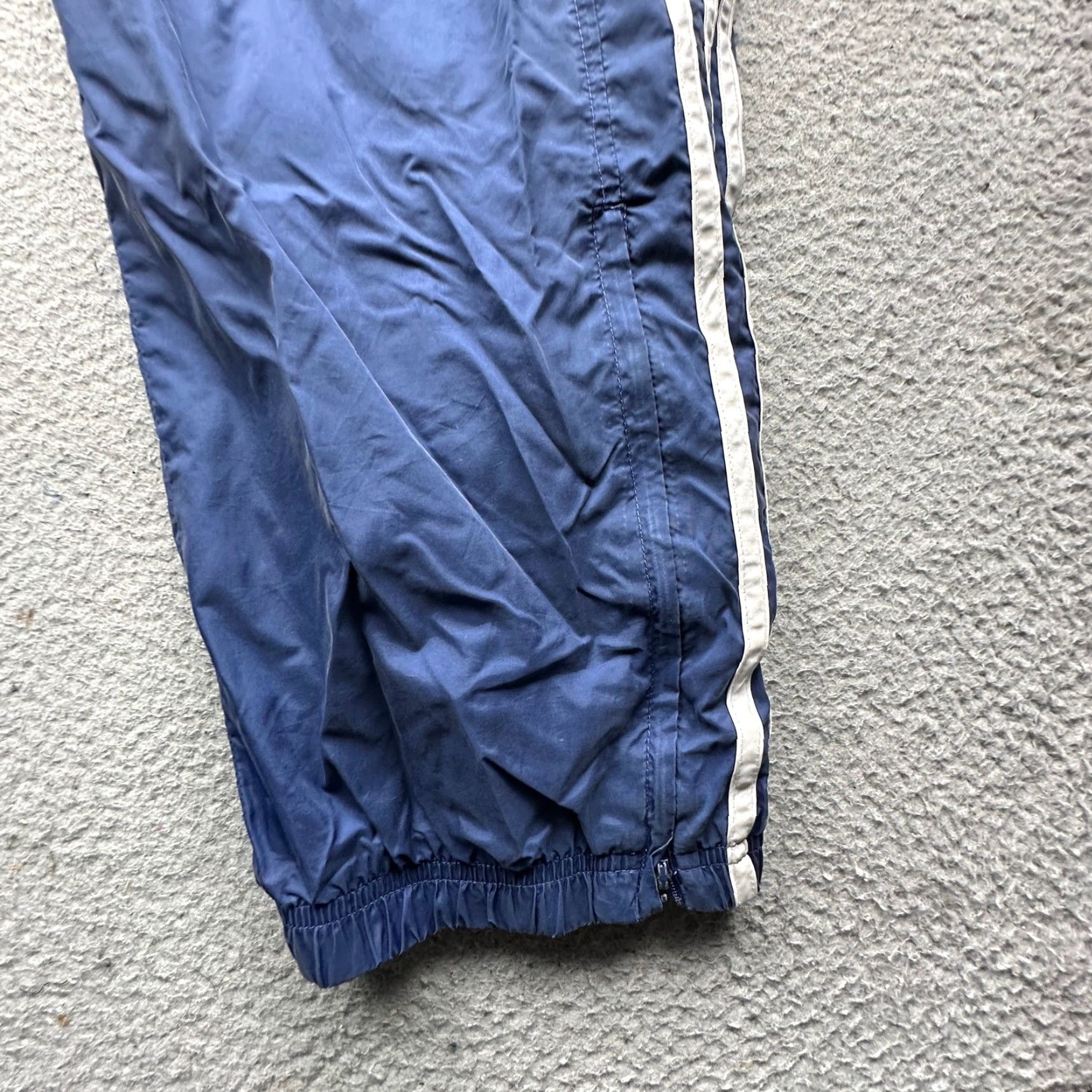 Adidas VINTAGE Adidas Windbreaker Pants Mens Large Blue Lined Ankle Zip Jogger Navy Striped Y2K Sports Wide Zip Pocketed Size US 32 / EU 48 - 6 Thumbnail