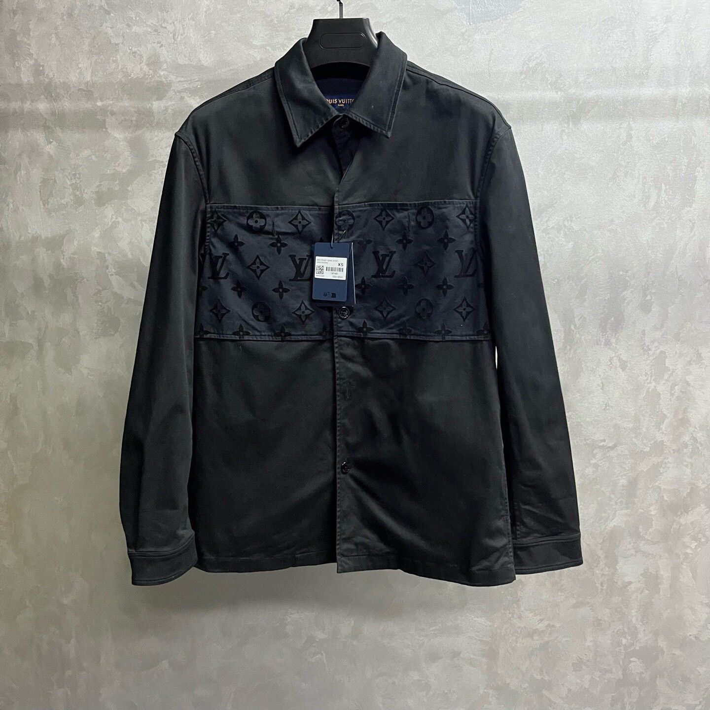 Louis Vuitton Louis Vuitton Casual Black Shirt xs Men Size US XS / EU 42 / 0 - 1 Thumbnail