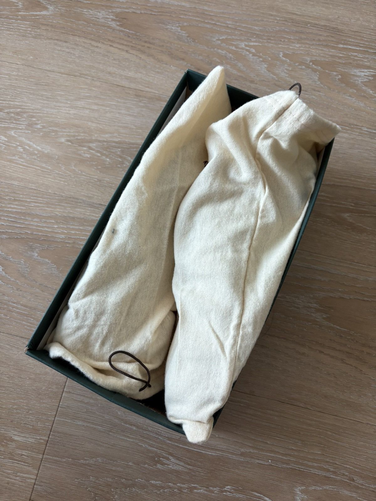 Alden Alden plain-toe Dover bluchers. Size US 9.5 / EU 42-43 - 6 Thumbnail