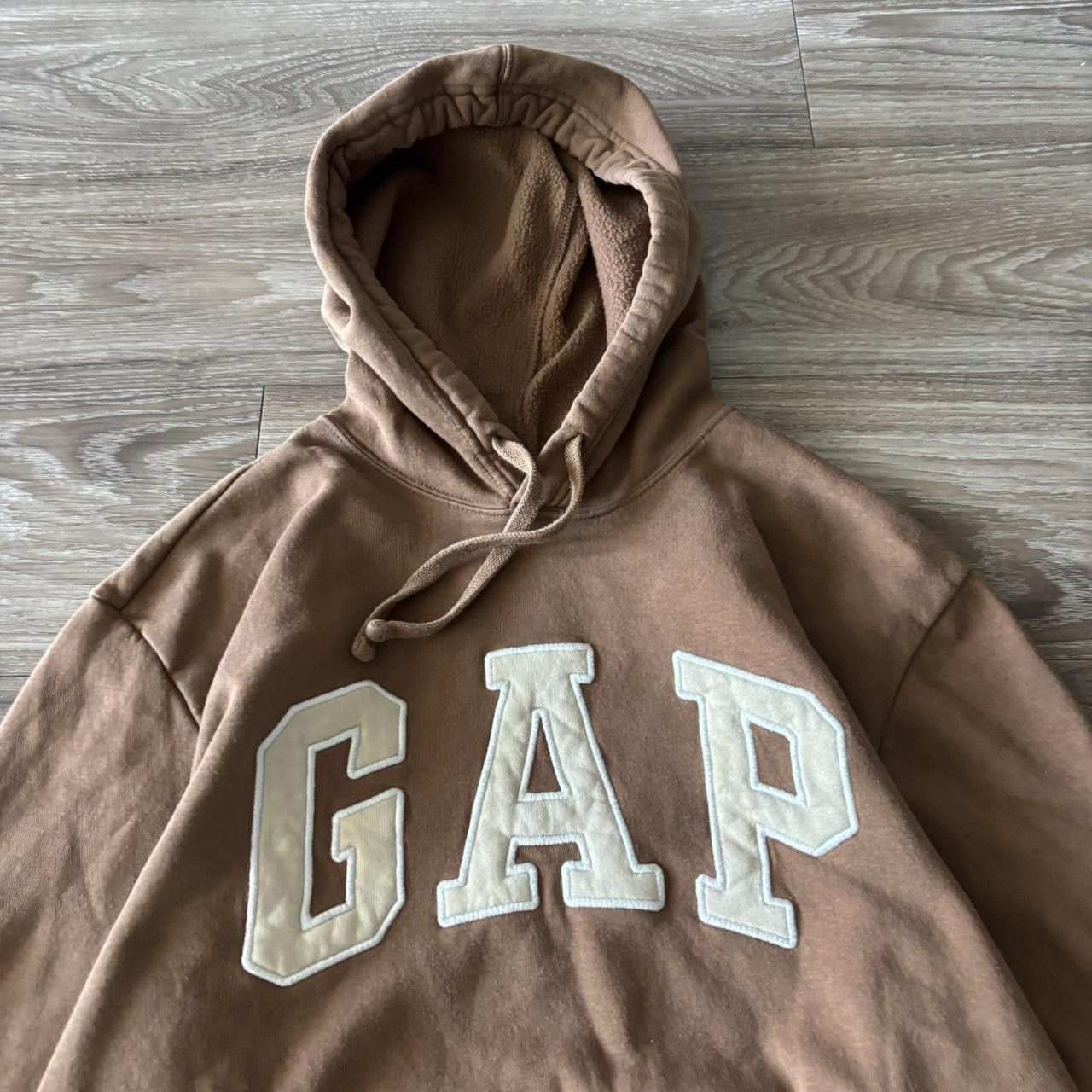 Gap Crazy Vintage Y2K/2000s Light Brown Gap Spellout Streetwear Hoodie! Size XL Size US XL / EU 56 / 4 - 2 Thumbnail