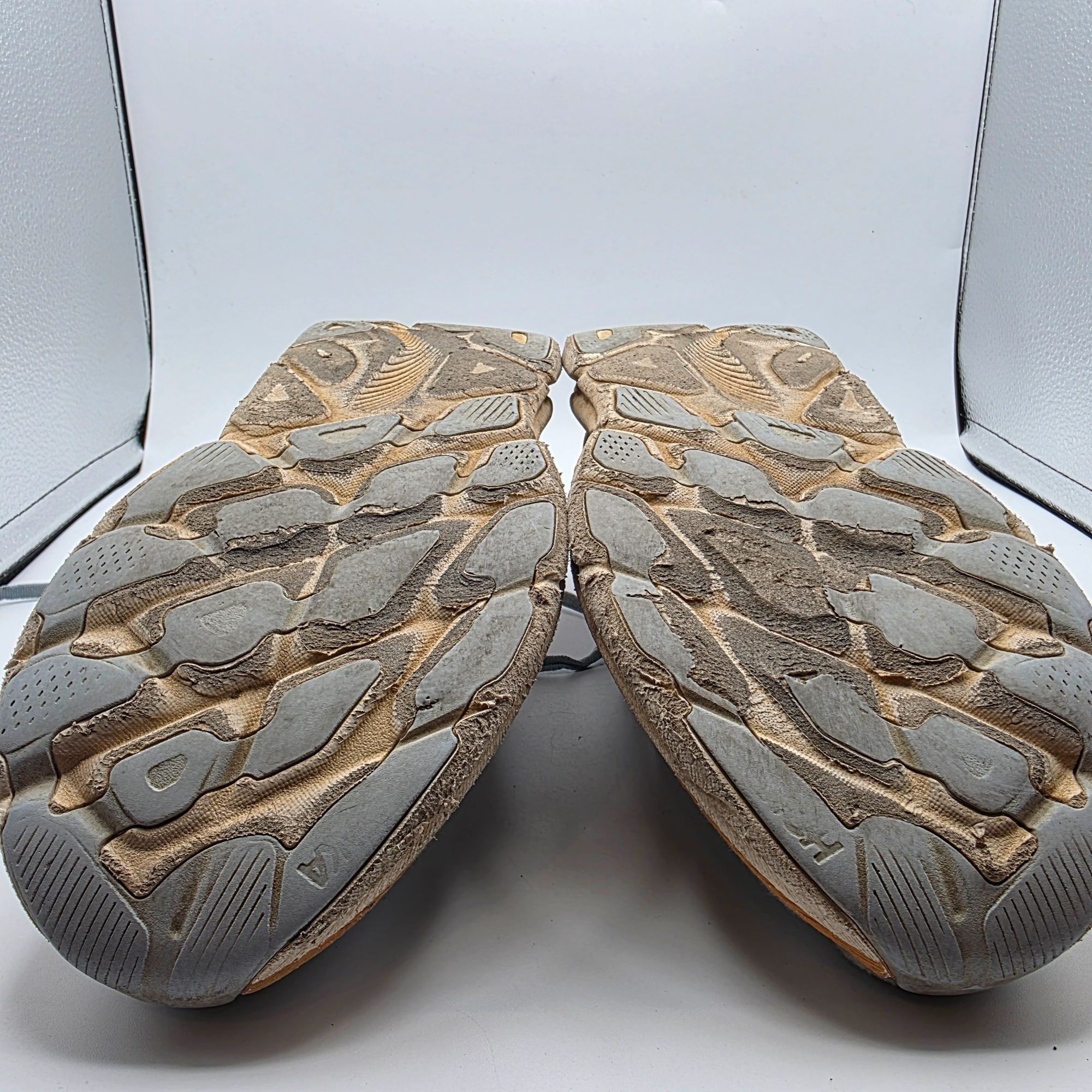 Hoka Hoka One One Clifton 9 Womens Sise 9 B Gray Orange Athletic Size US 9 / IT 39 - 11 Thumbnail