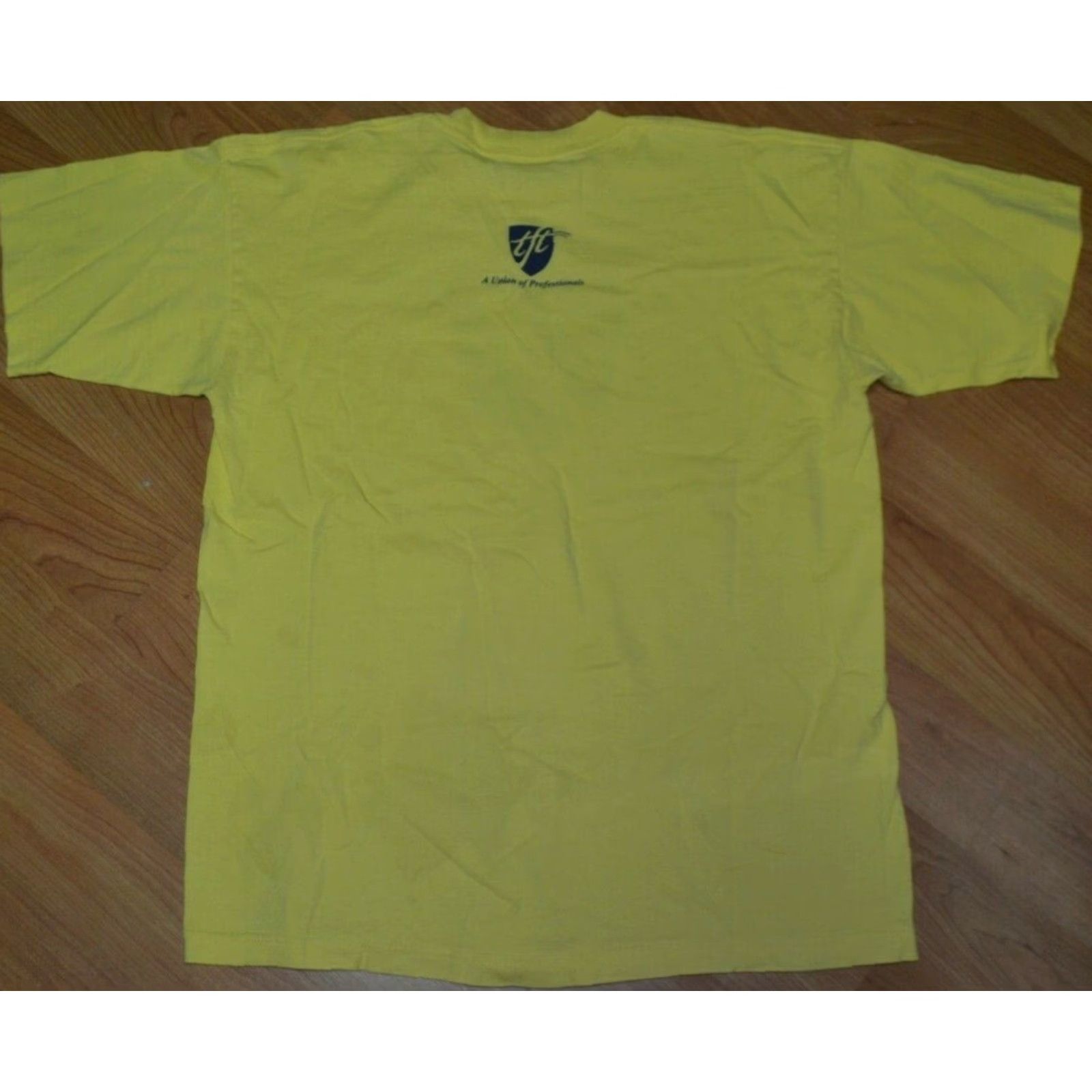 Vintage VINTAGE Bayside T-Shirt XL AFT TFT Toledo Federation of Teachers Union Local 124 Professionals Shirt Men Yellow Short Sleeve 100% Cotton Graphic Tee Size US XL / EU 56 / 4 - 2 Thumbnail