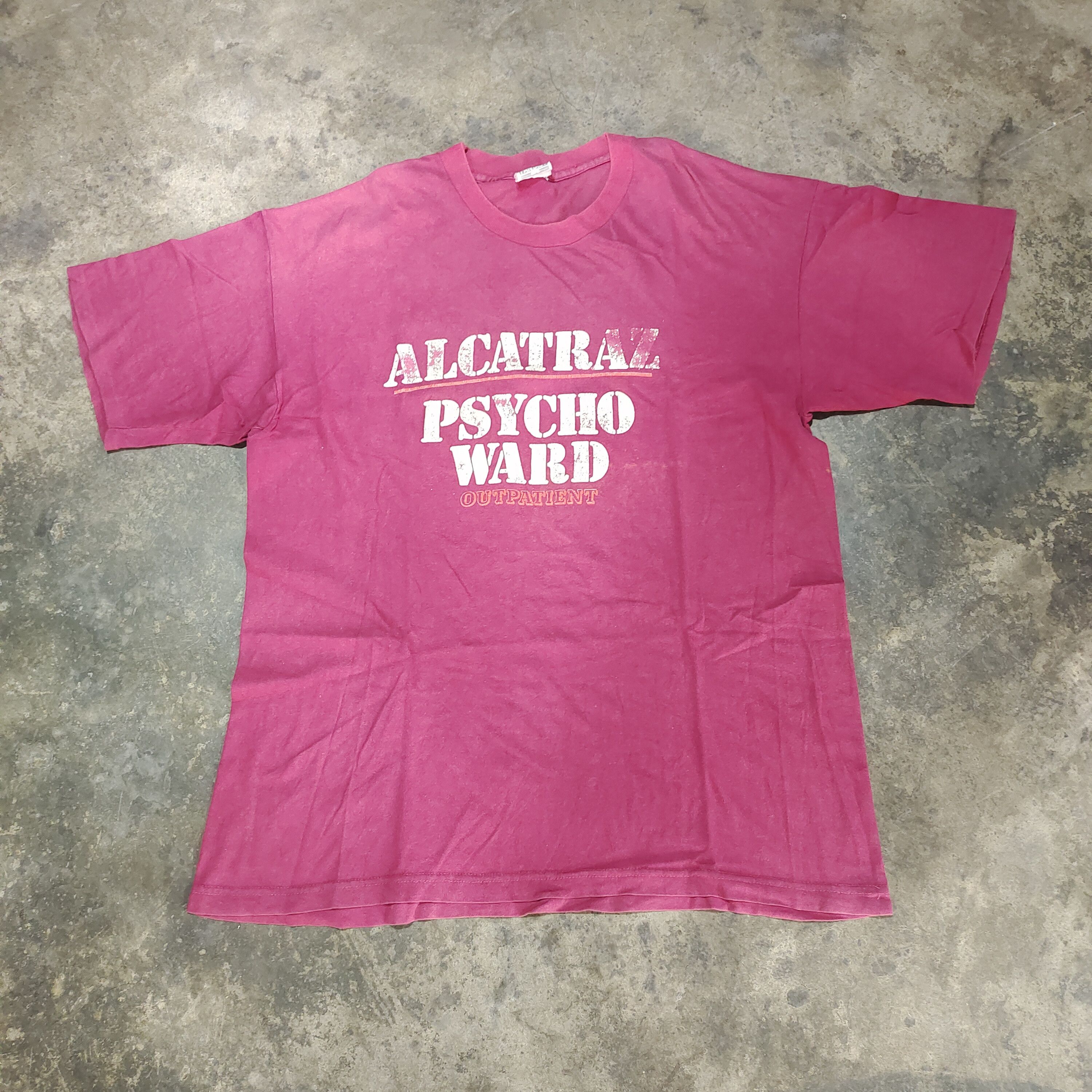 Vintage VINTAGE DISTRESSED ALCATRAZ PSYCHO WARD OUTPATIENT TEES Size US L / EU 52-54 / 3 - 1 Thumbnail
