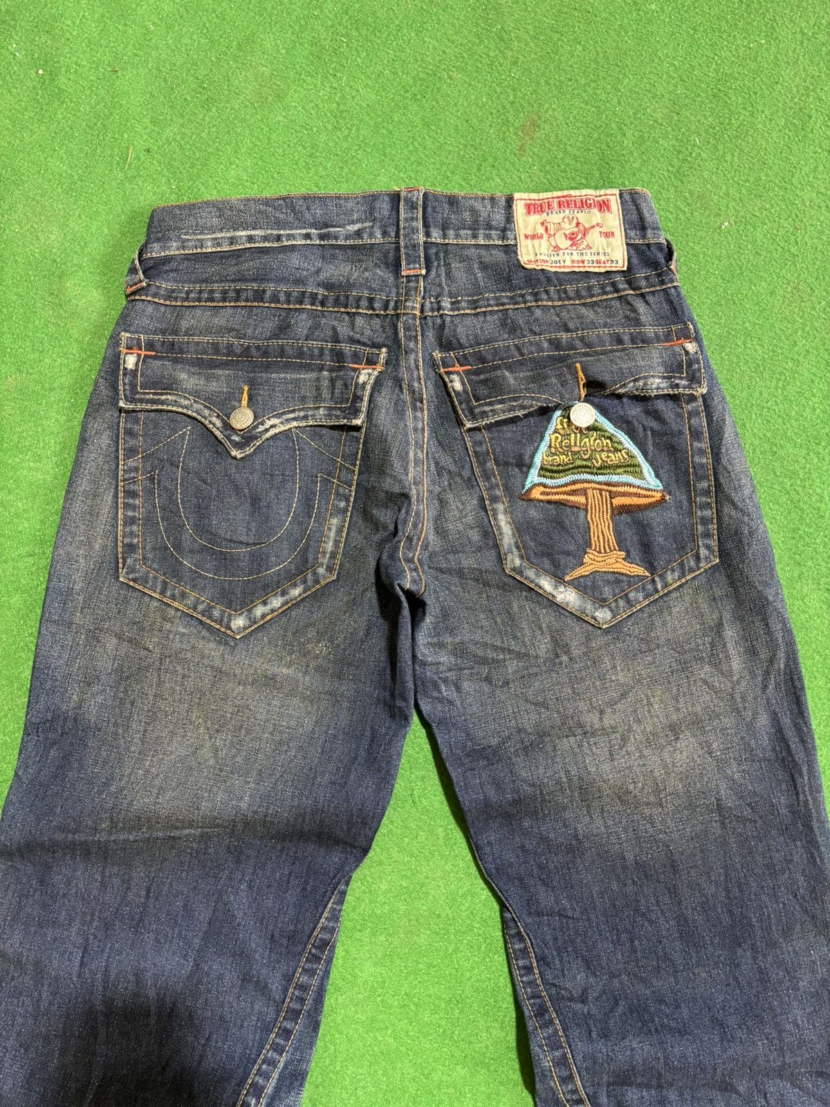True Religion True Religion Joey (Mushroom back pocket) Flared Jeans 🍄‍🟫 Size US 33 - 1 Thumbnail