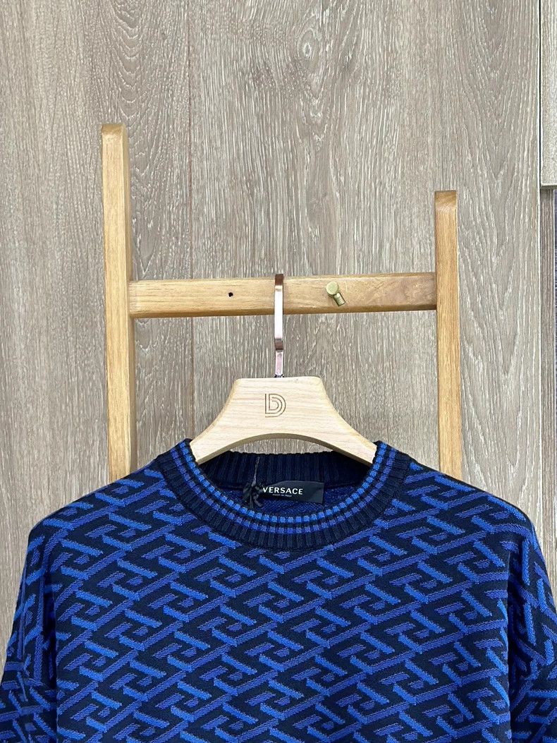 Versace Versace Greek back pattern crew neck knit Size US L / EU 52-54 / 3 - 3 Thumbnail