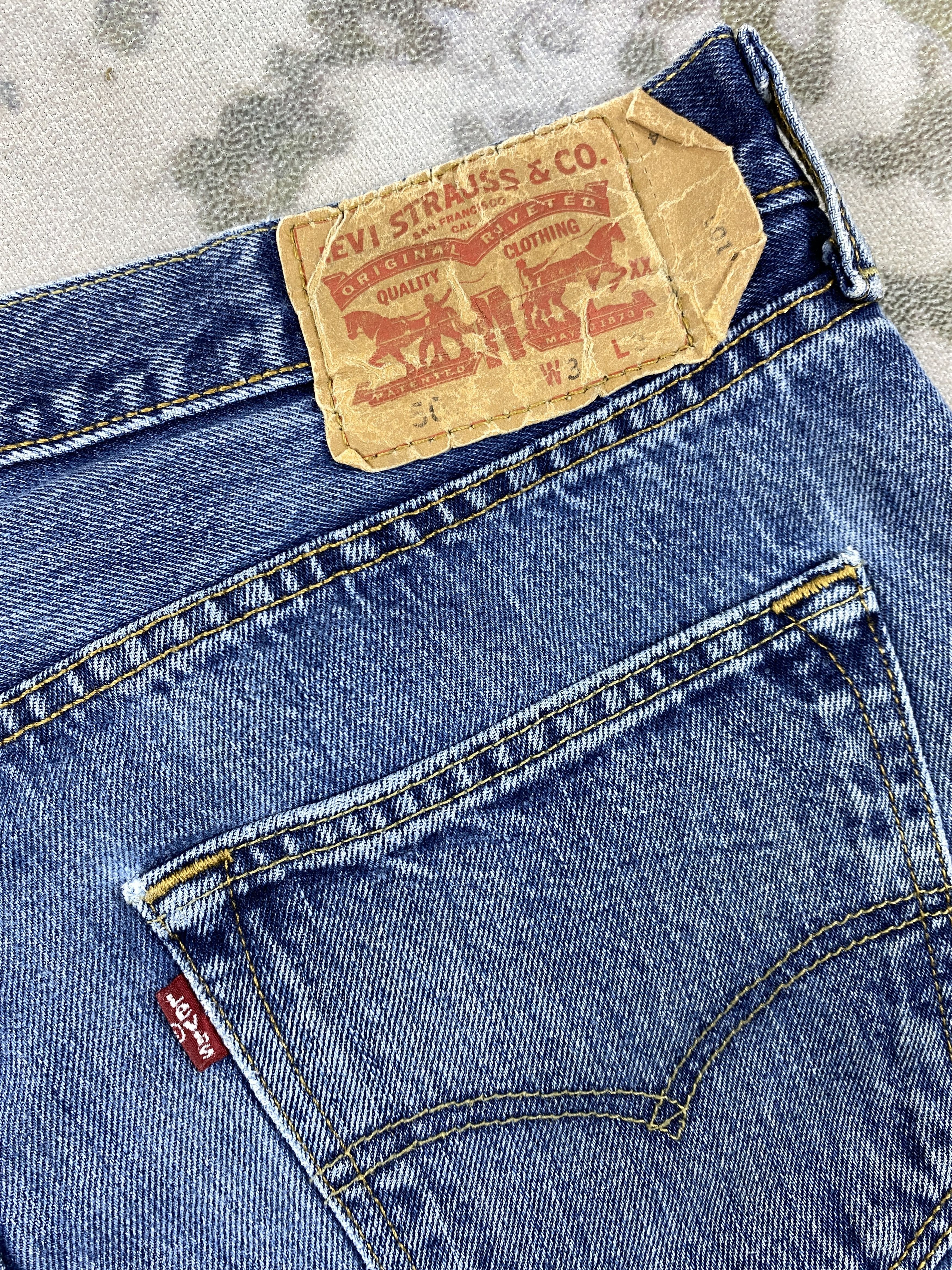Vintage Blue Vintage Levi's 501 Jeans 35x34 Denim -JN2252 Size US 35 - 14 Thumbnail