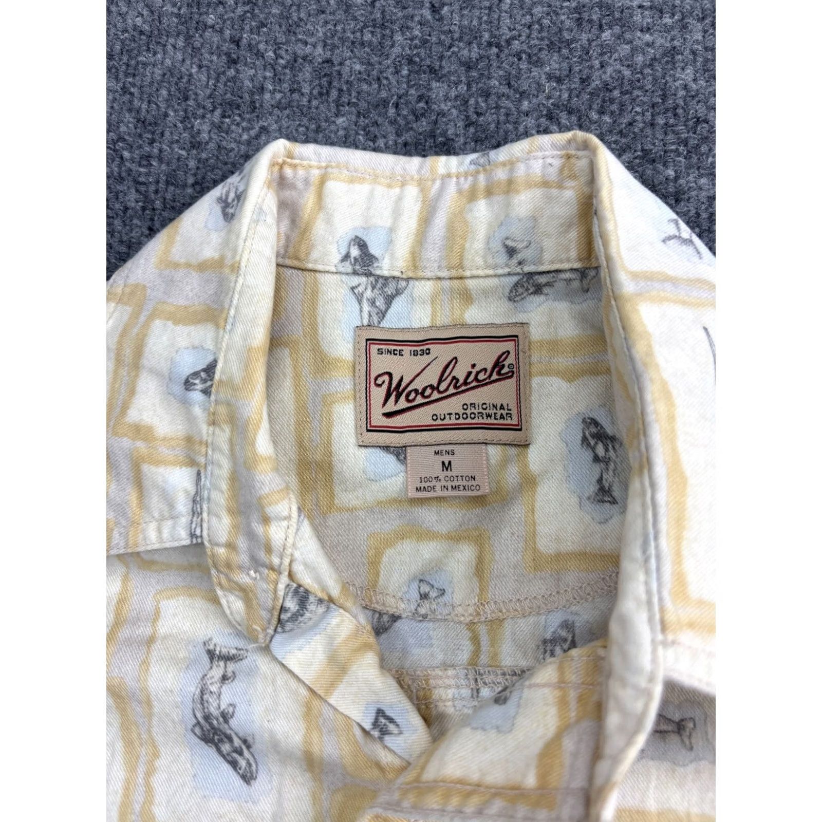 Vintage VINTAGE Woolrich Shirt Men M Beige Fish All Over Print Button Up Size US M / EU 48-50 / 2 - 2 Thumbnail