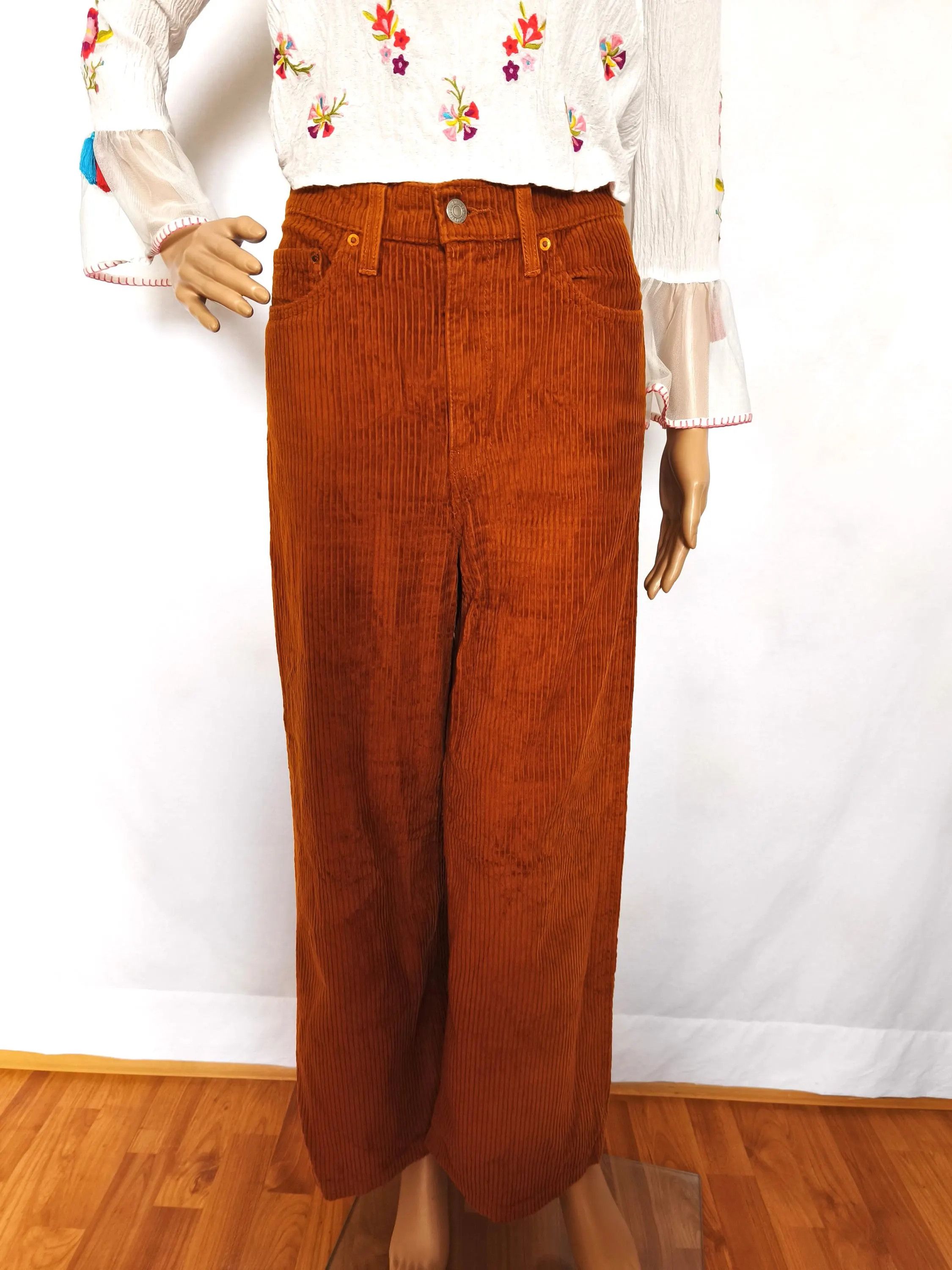 Levi's Vintage Levi Strauss Corduroy Jeans Wide Flare Leg Pants Size 26" / US 2 / IT 38 - 1 Thumbnail