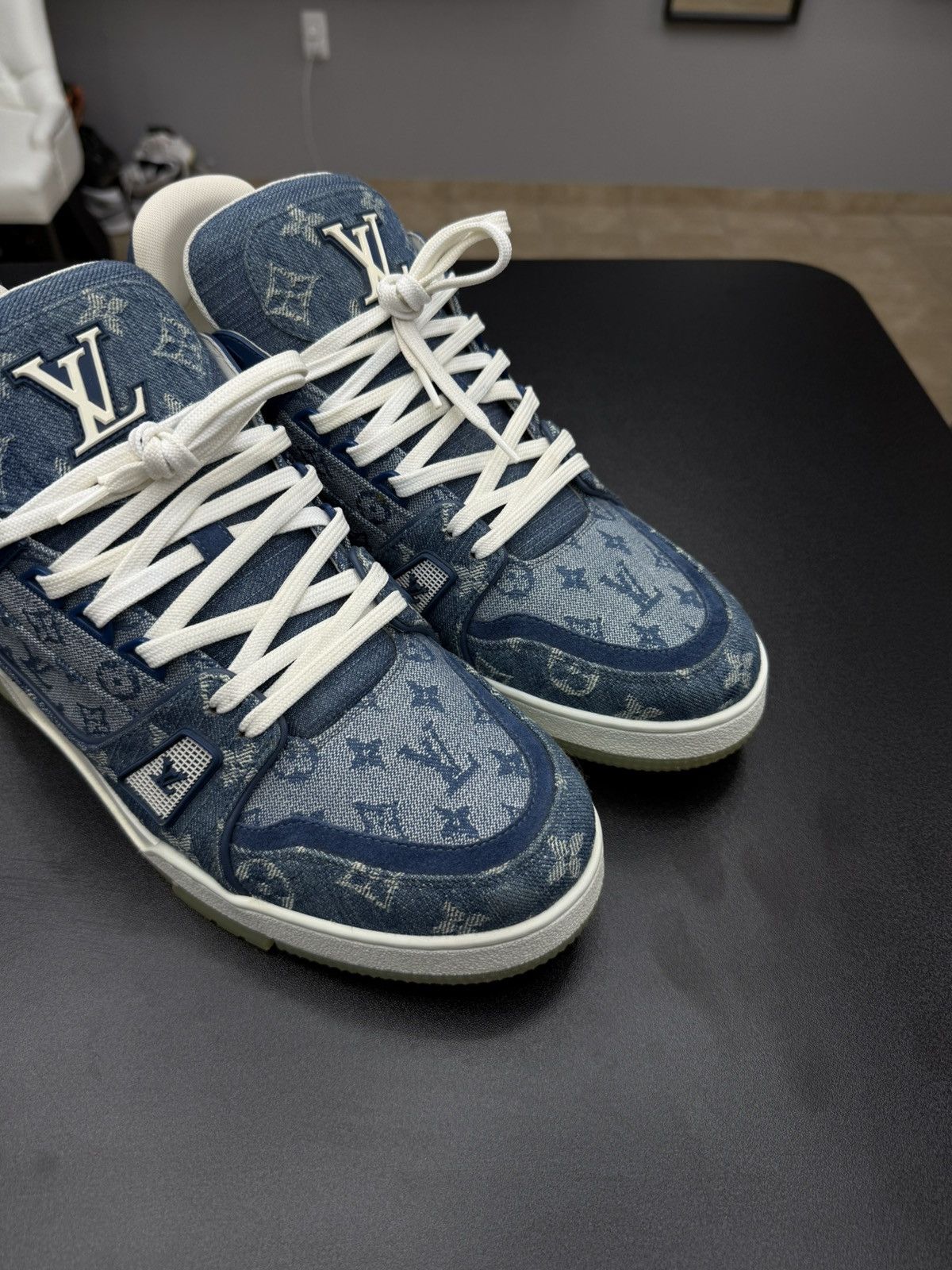 Louis Vuitton Louis Vuitton Trainer Denim Monogram size 10LV / 11 US Size US 11 / EU 44 - 6 Thumbnail
