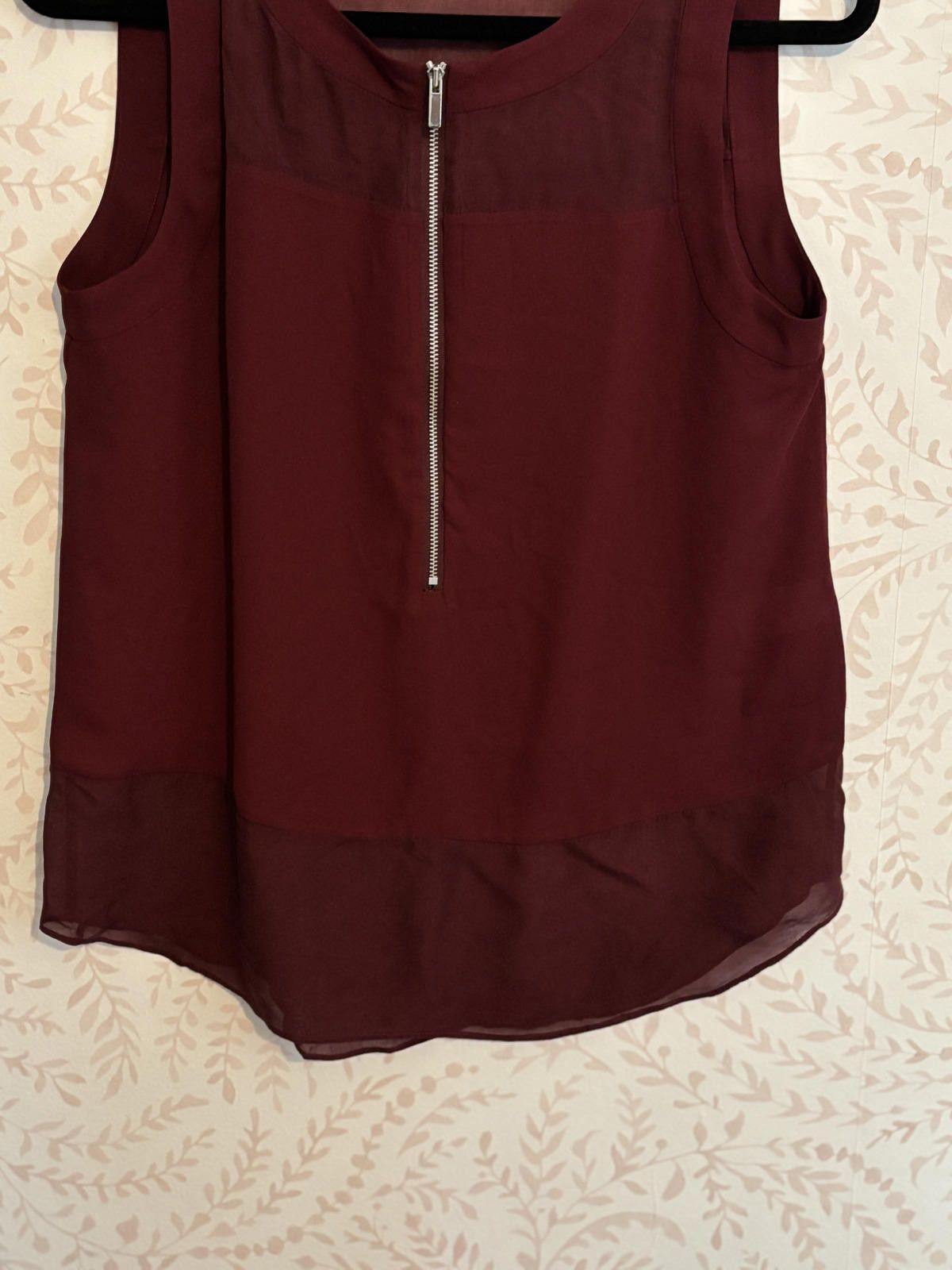Elizabeth and James Elizabeth and James Burgundy Sleeveless Silk Top Front Ziper Size S / US 4 / IT 40 - 3 Thumbnail