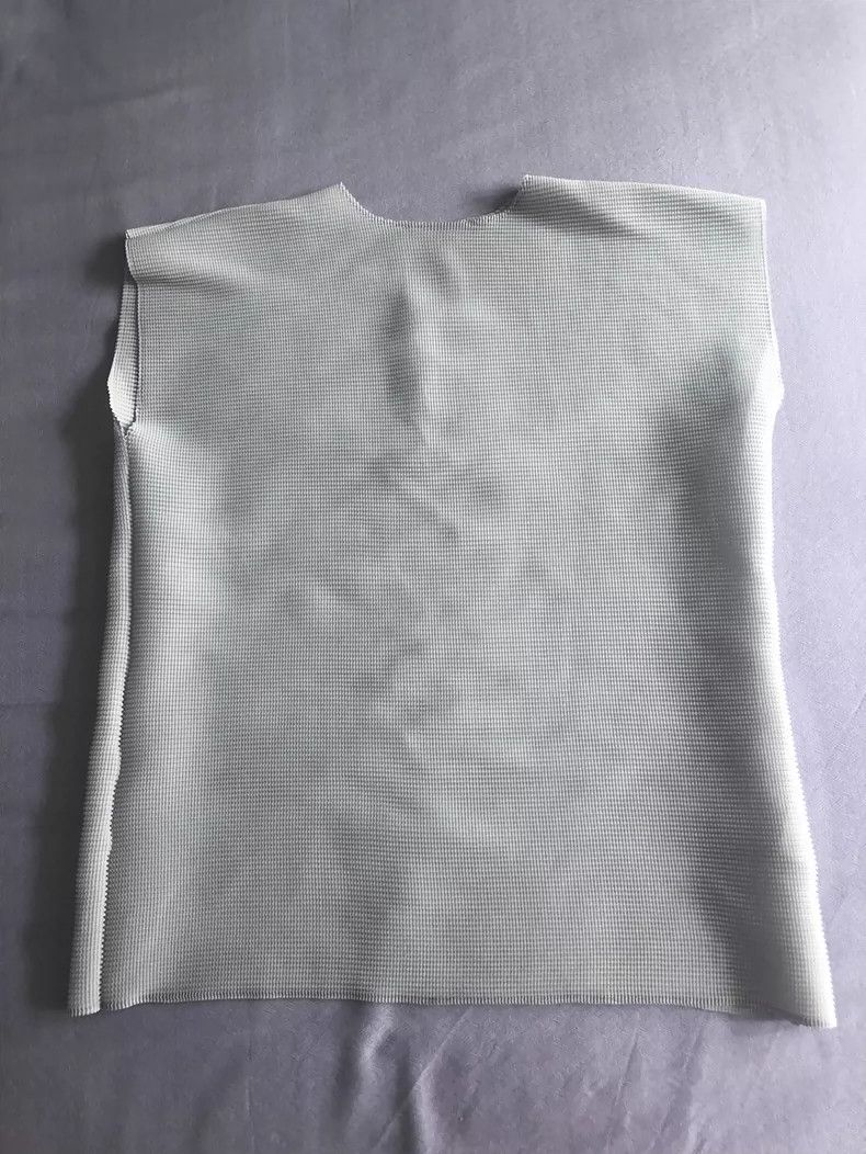 issey miyake size:one size Grey short-sleeved top