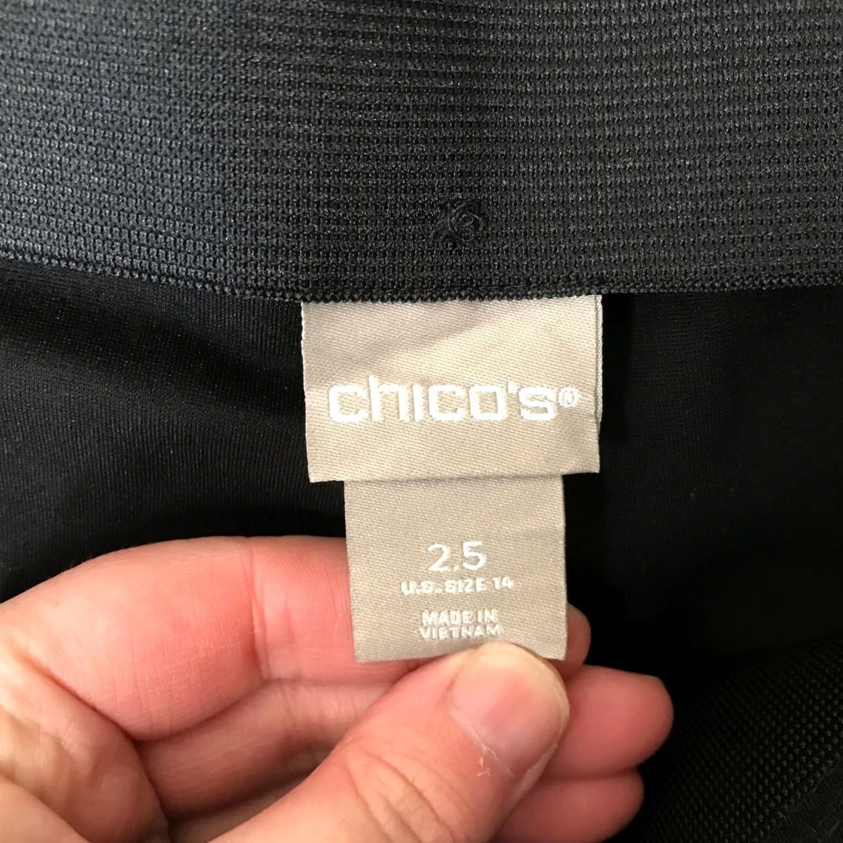 Vintage Chicos Black Ankle Pants Split Hem Zipper Detail Womens Size 25 Regular XS? Wait no. Size 42" / US 20 - 7 Thumbnail