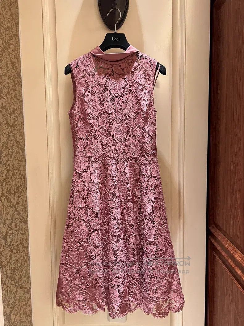 Valentino Valentino Lace dress Size S / US 4 / IT 40 - 1 Thumbnail