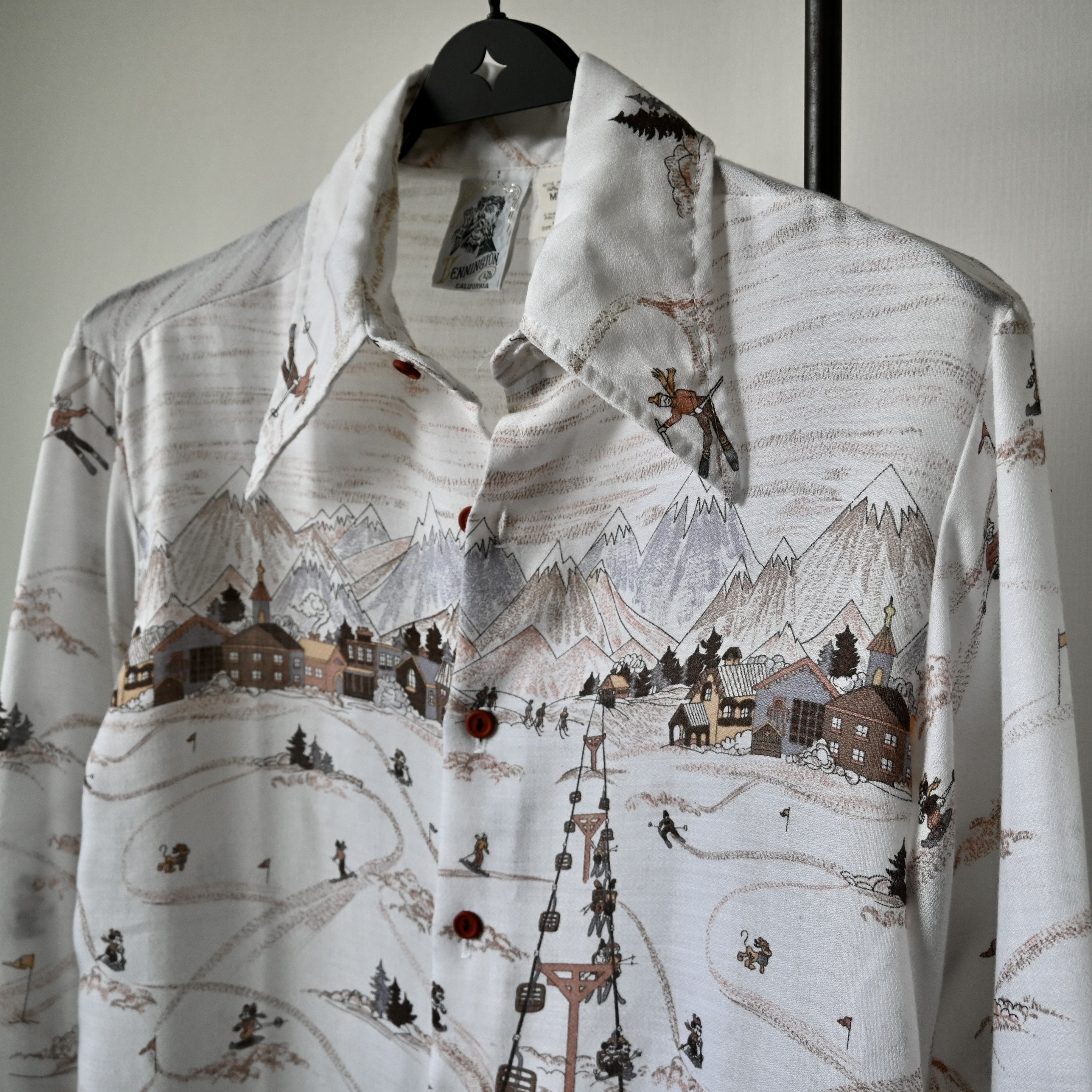 Kennington Ltd. VTG 1970s Kennington mickey mouse in snow mountain shirt Size US M / EU 48-50 / 2 - 8 Thumbnail